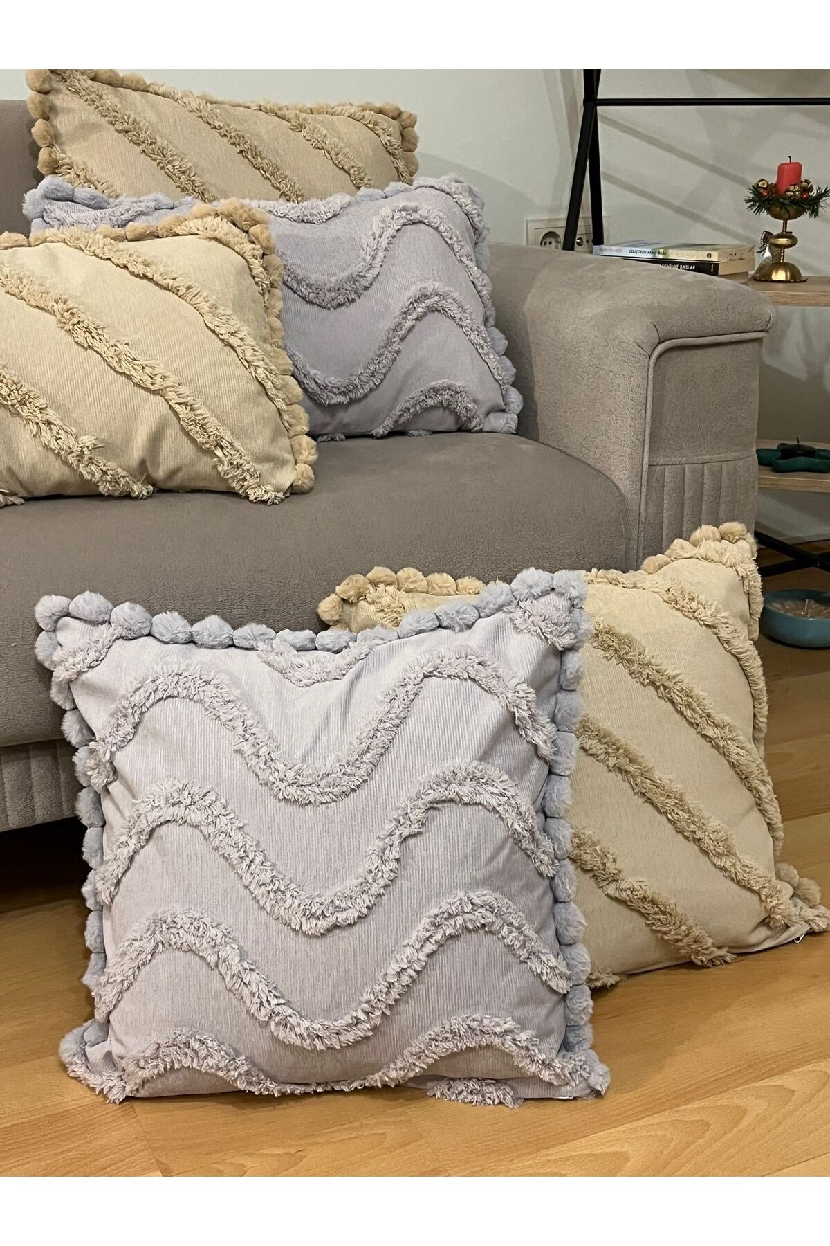 Ponpon Detaylı Dekoratif Kırlent Kılıfı (Dolgusuz) 2 Adet