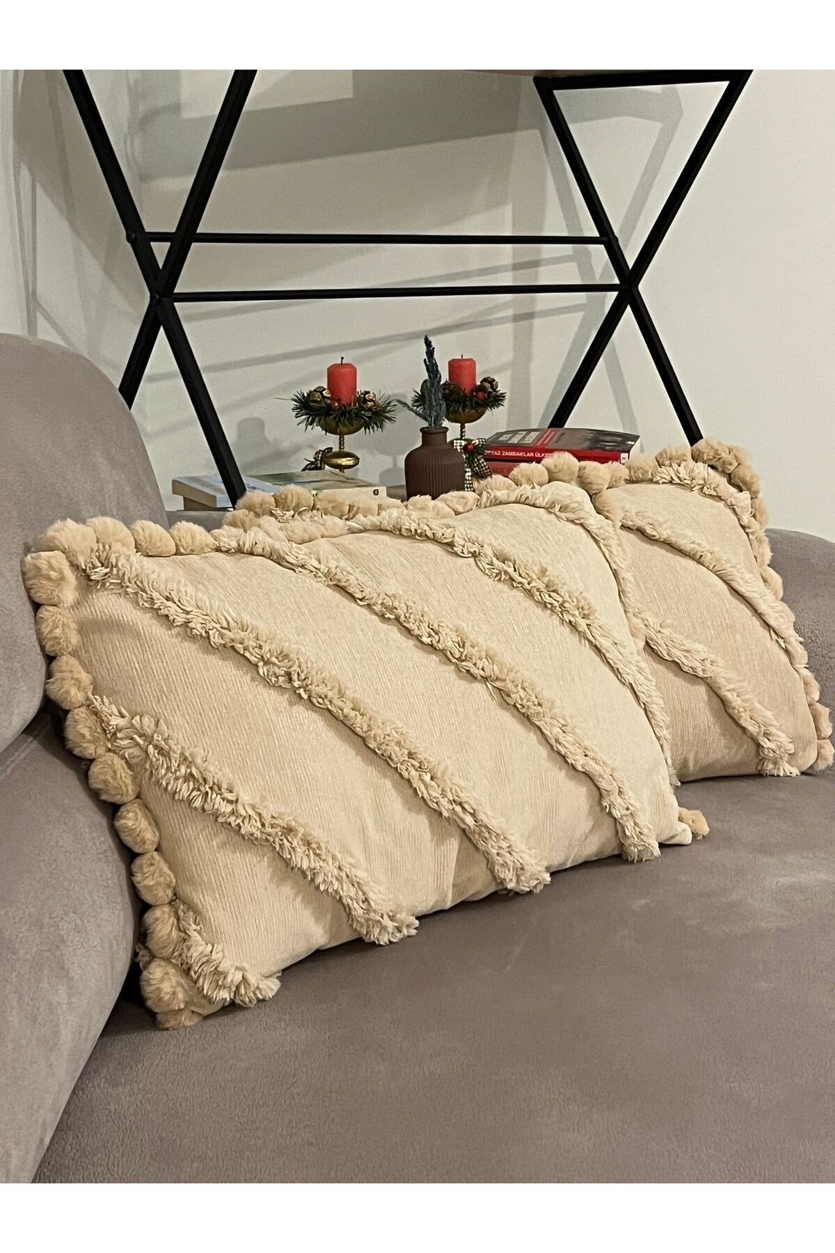 Ponpon Detaylı Dekoratif Kırlent Kılıfı (Dolgusuz) 2 Adet