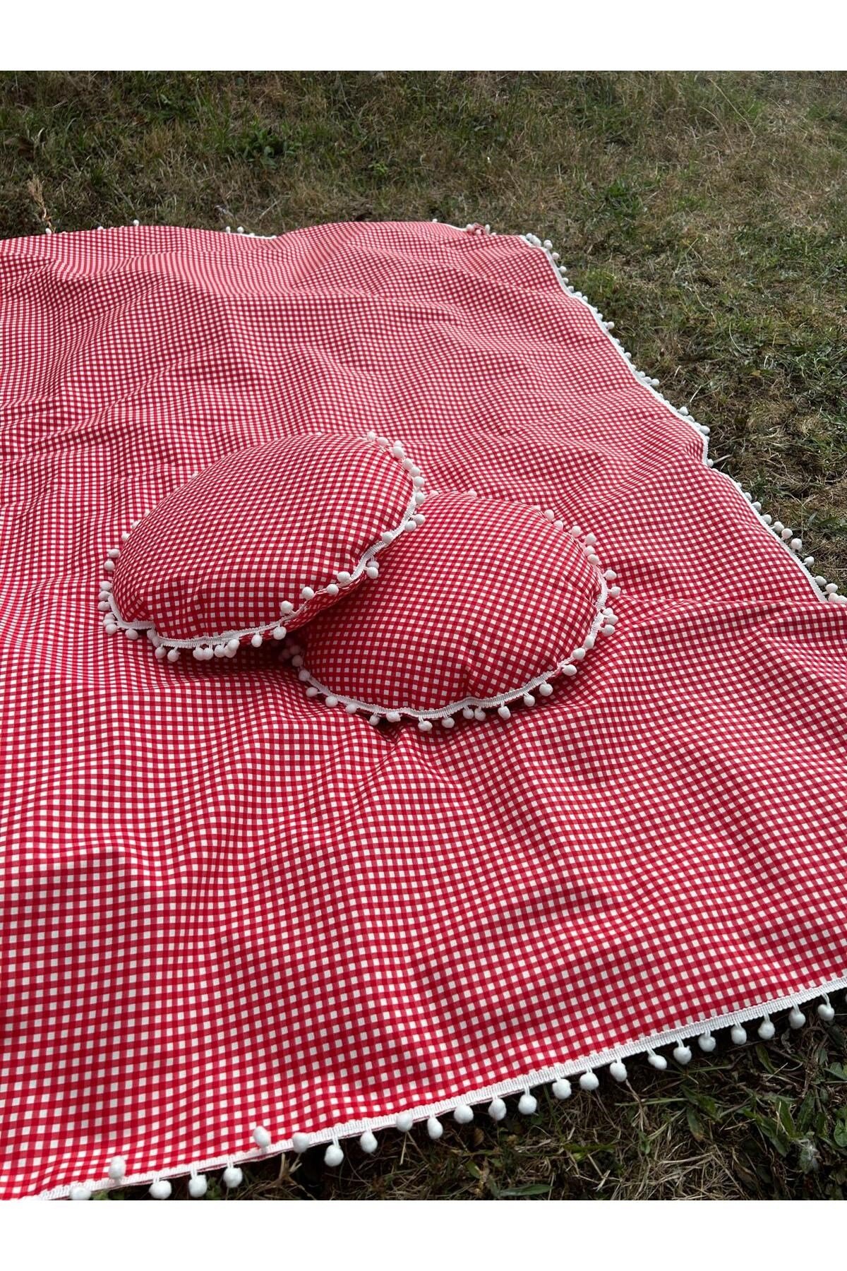Ponponlu Sıvı Geçirmez Keten Masa Piknik Örtüsü 170 x 170 , 2 Yuvarlak Ponponlu Minder