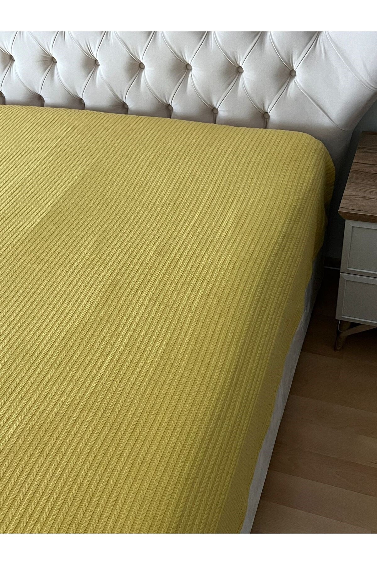 Saç Örgü Modelli Çift Kişilik Pamuklu Pike Hardal 220 x 220 cm