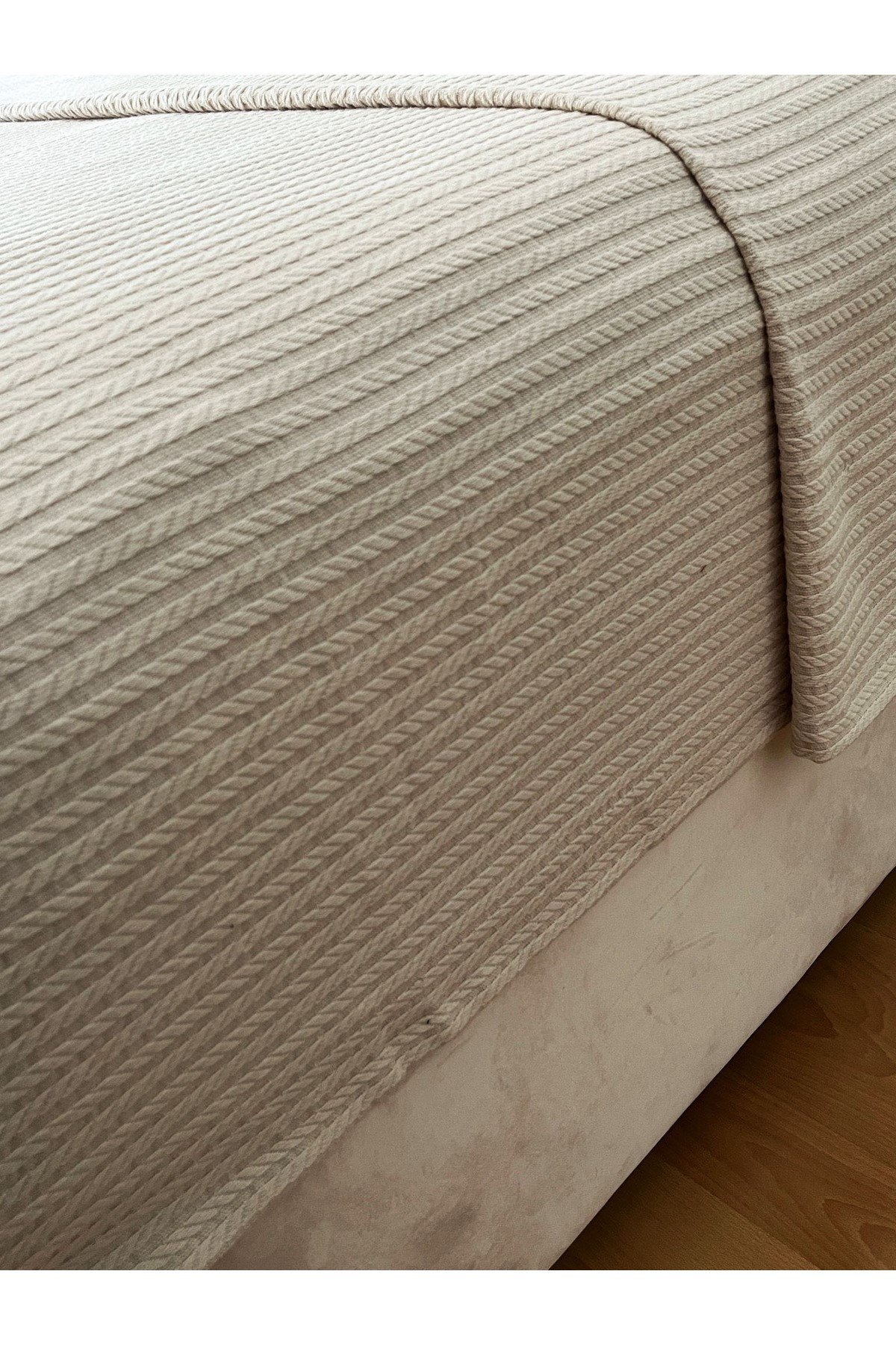 Saç Örgü Modelli Çift Kişilik Pamuklu Pike Bej 220 x 220 cm