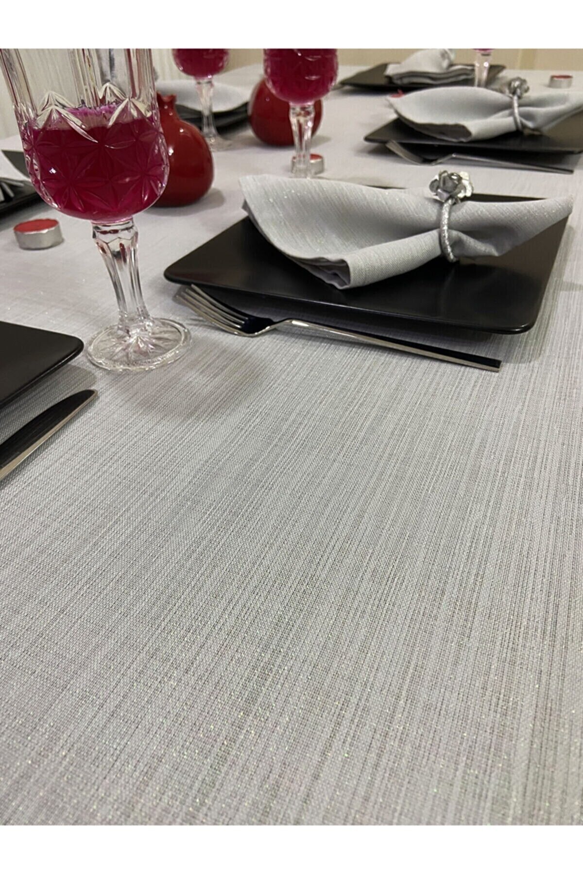 Simli Dertsiz Oval Masa Örtüsü 150 x 270