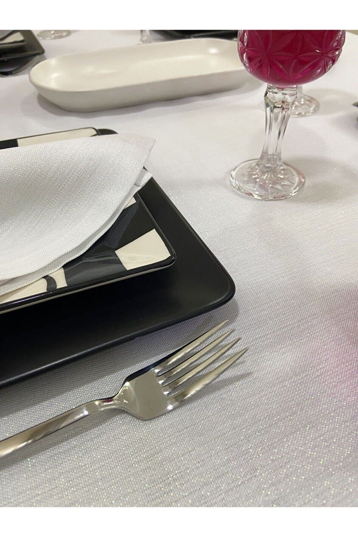 Simli Dertsiz Oval Masa Örtüsü Beyaz 150x210