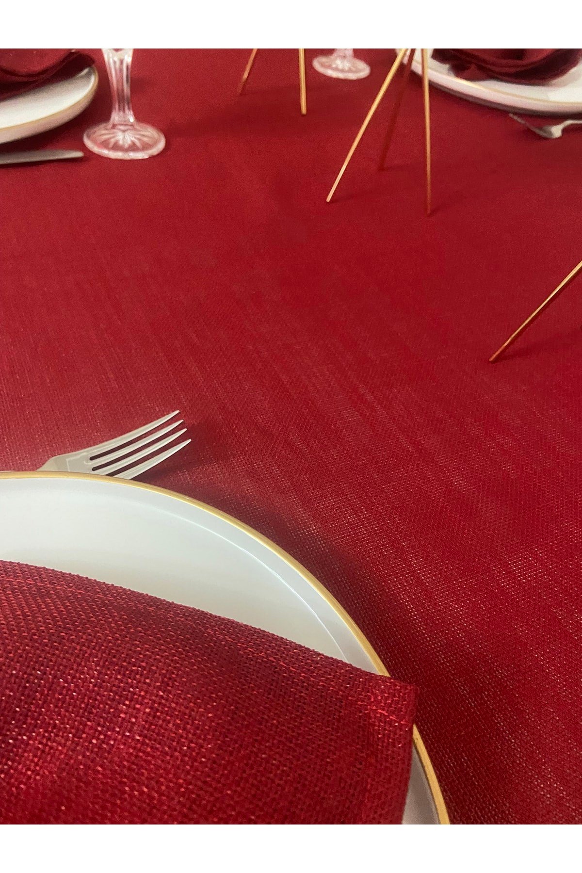 Simli Dertsiz Salon Masa Örtüsü Kırmızı 13 Parça