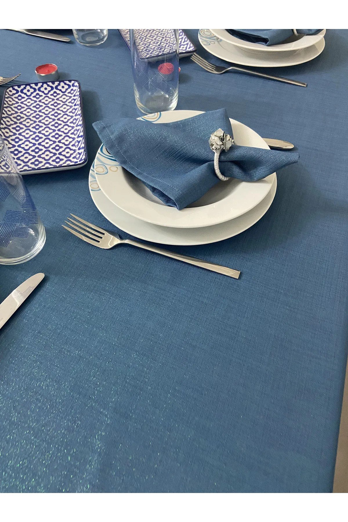 Simli Keten Dertsiz Yuvarlak Masa Örtüsü