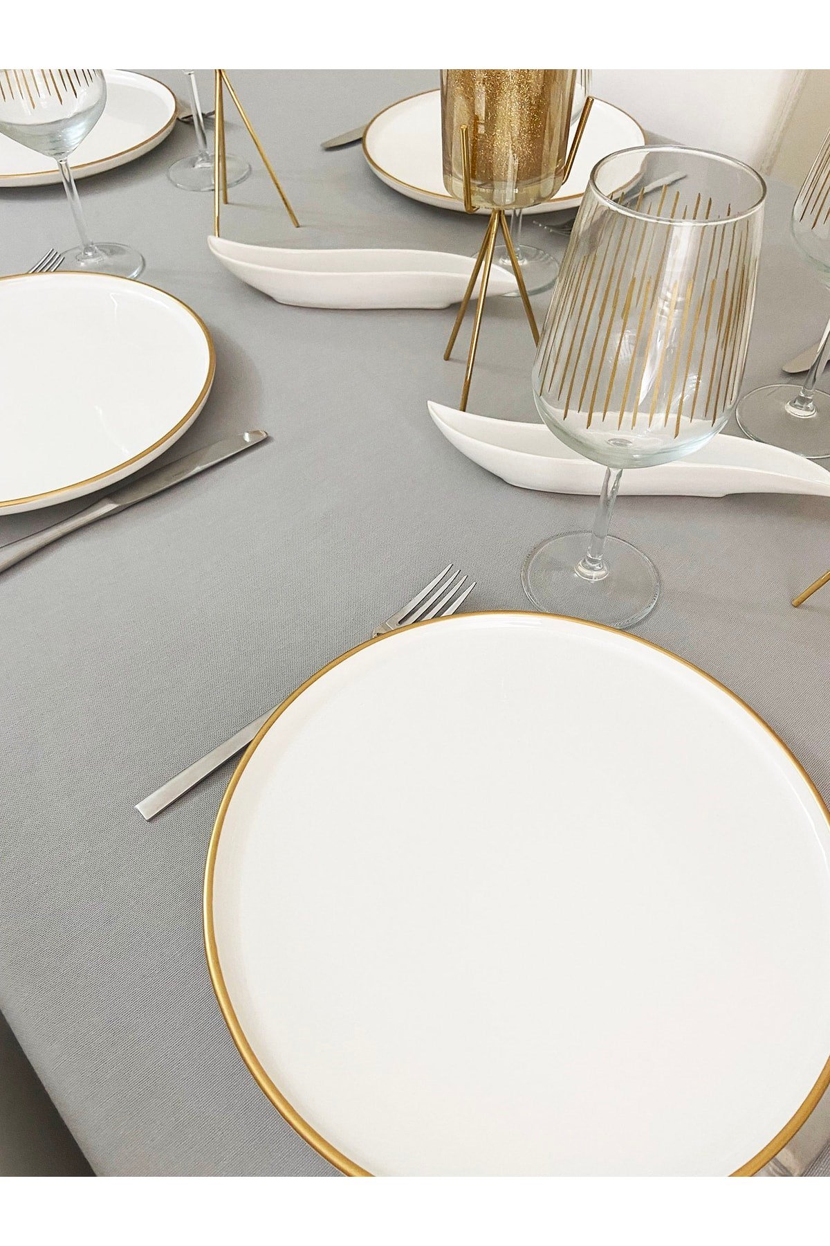 Sıvı Geçirmez Dertsiz Masa Örtüsü Gri