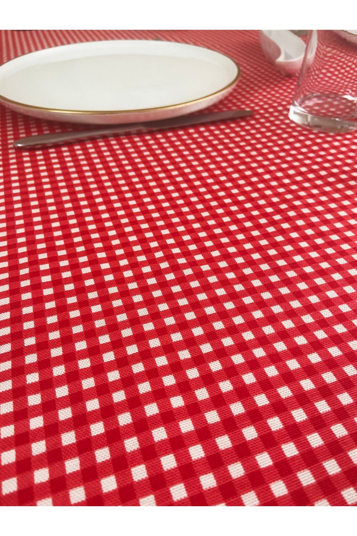 Sıvı Geçirmez Dertsiz Masa Örtüsü Mini Piti Kare Kırmızı