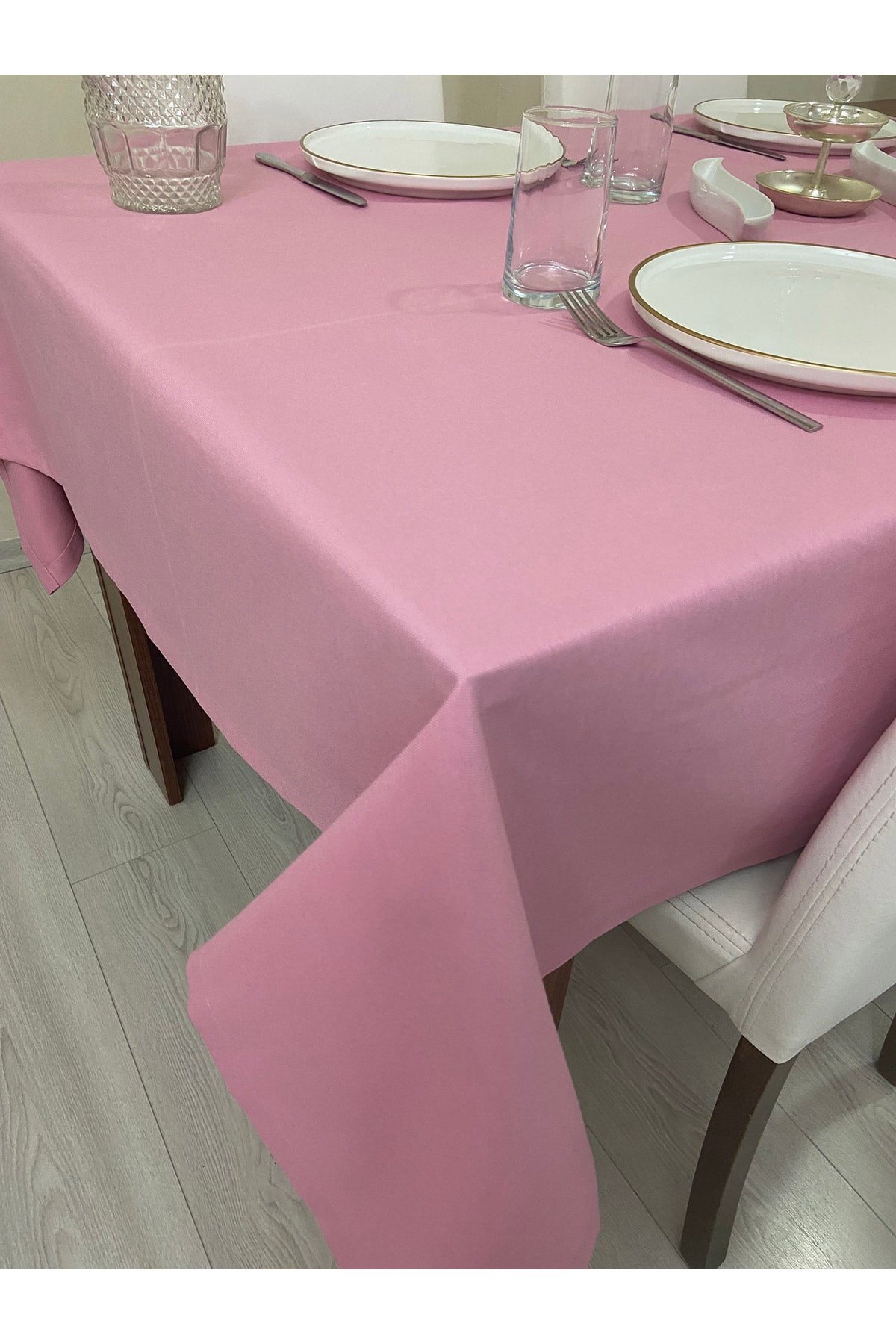 Sıvı Geçirmez Dertsiz Masa Örtüsü Pembe