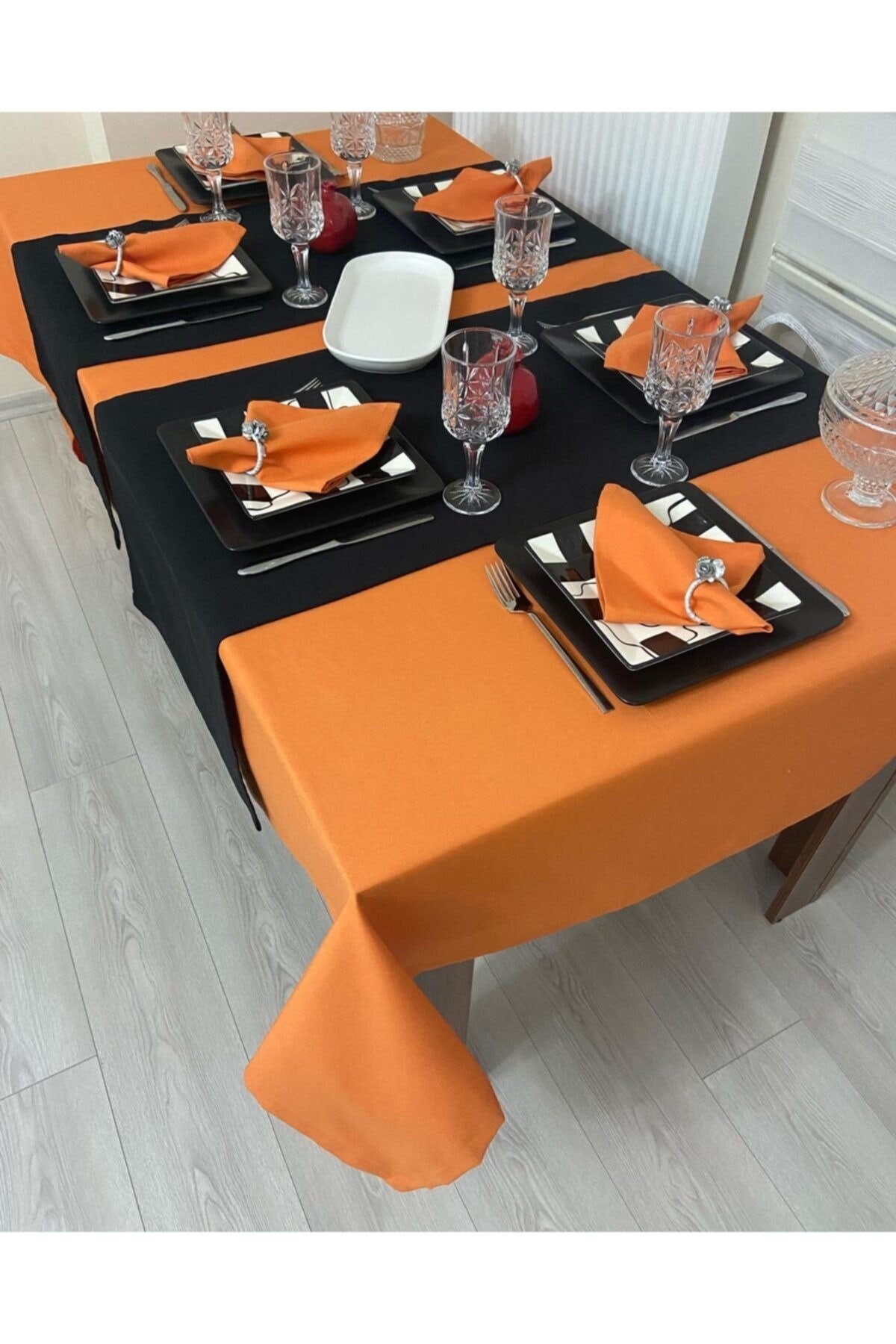 Sıvı Geçirmez Dertsiz Masa Örtüsü Turuncu 27 Parça Set