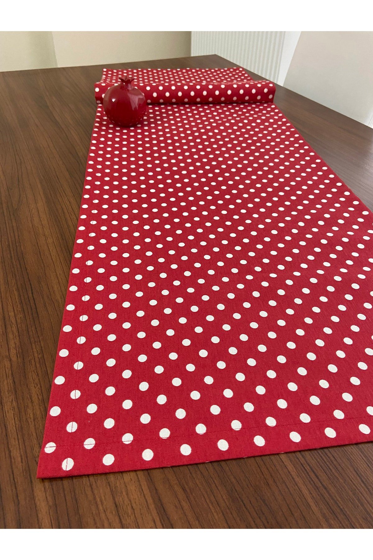 Sıvı Geçirmez Puantiyeli Dikdörtgen Runner Kırmızı 40 X 160