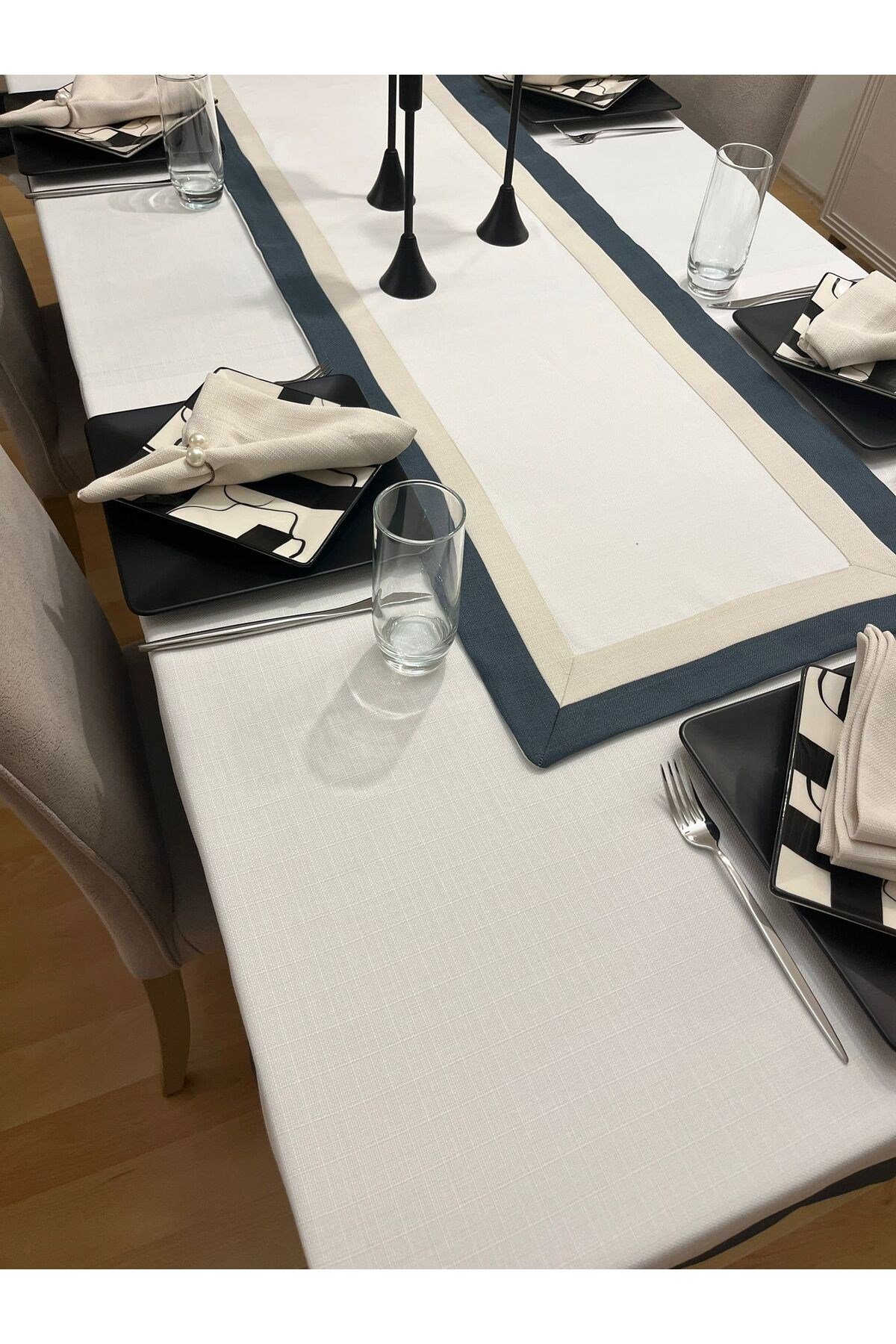 Swan Assos Premium Dertsiz Masa Örtüsü + 12 Peçete