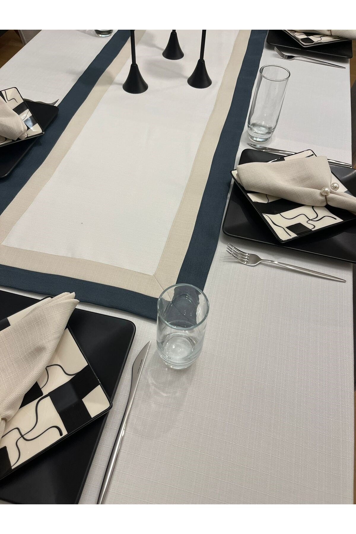 Swan Assos Premium Dertsiz Masa Örtüsü + 12 Peçete