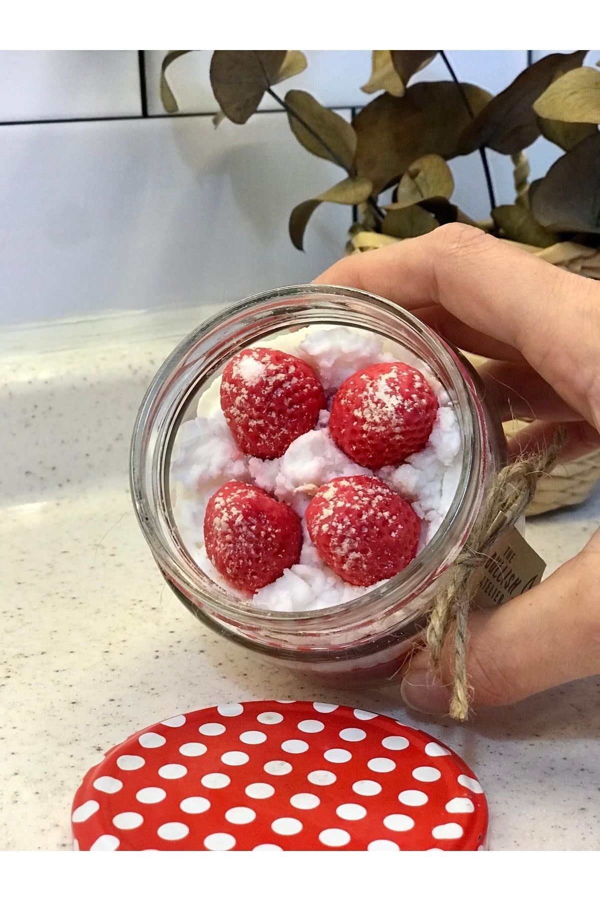 Vanilya Kremalı Çilekli Kavanoz Aesthetic Mum