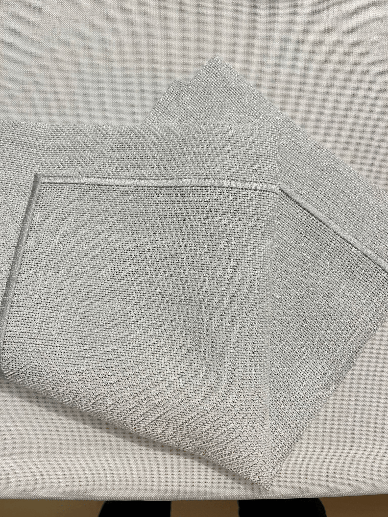 Zeren Home Piko Sarma Detaylı Polyester Keten Dertsiz Sunum Peçetesi Gümüş 40 x 40 - 6 Adet