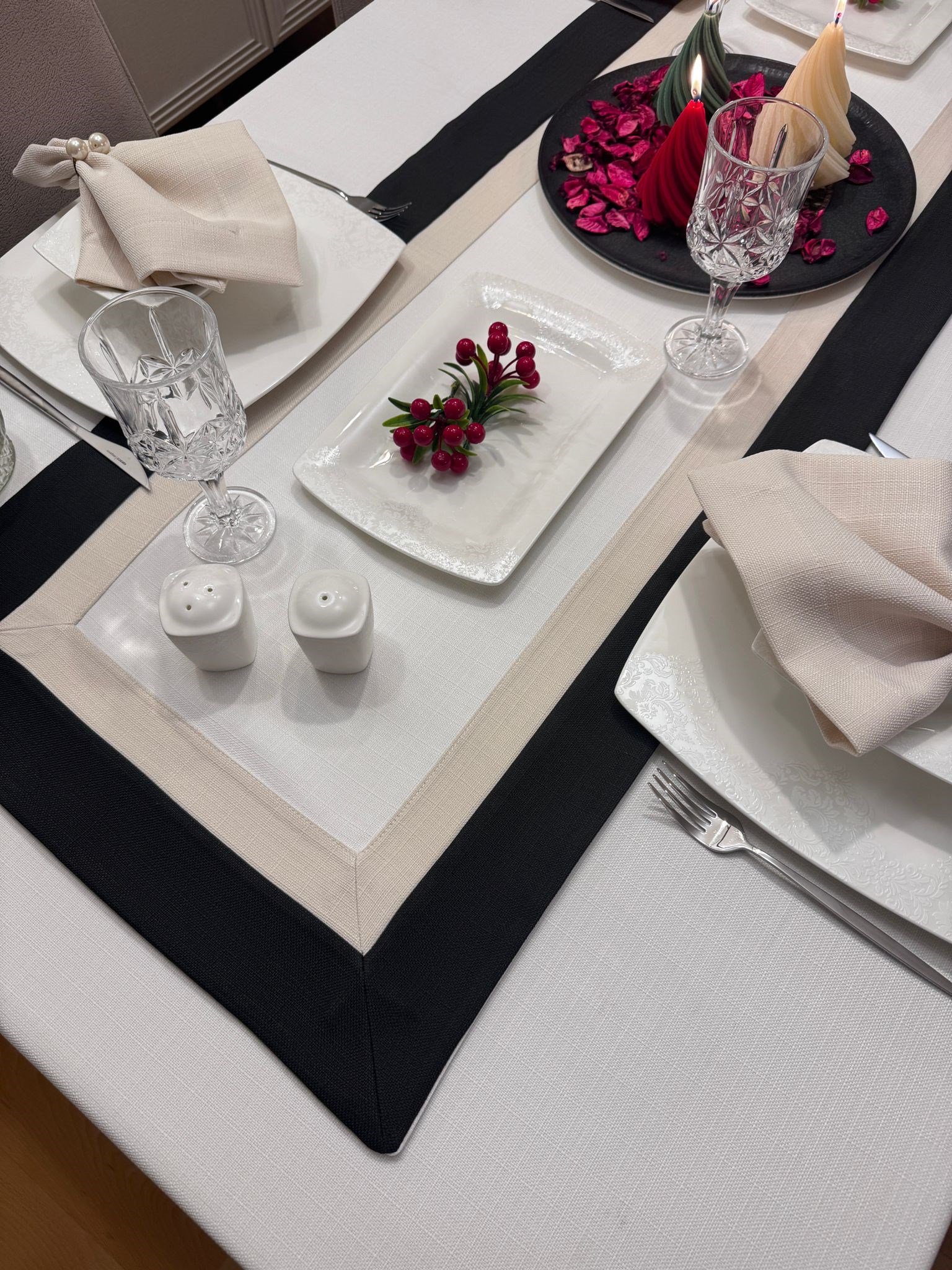Zeren Home Swan Assos Premium Dertsiz Masa Örtüsü 14 Parça Takım Antrasit