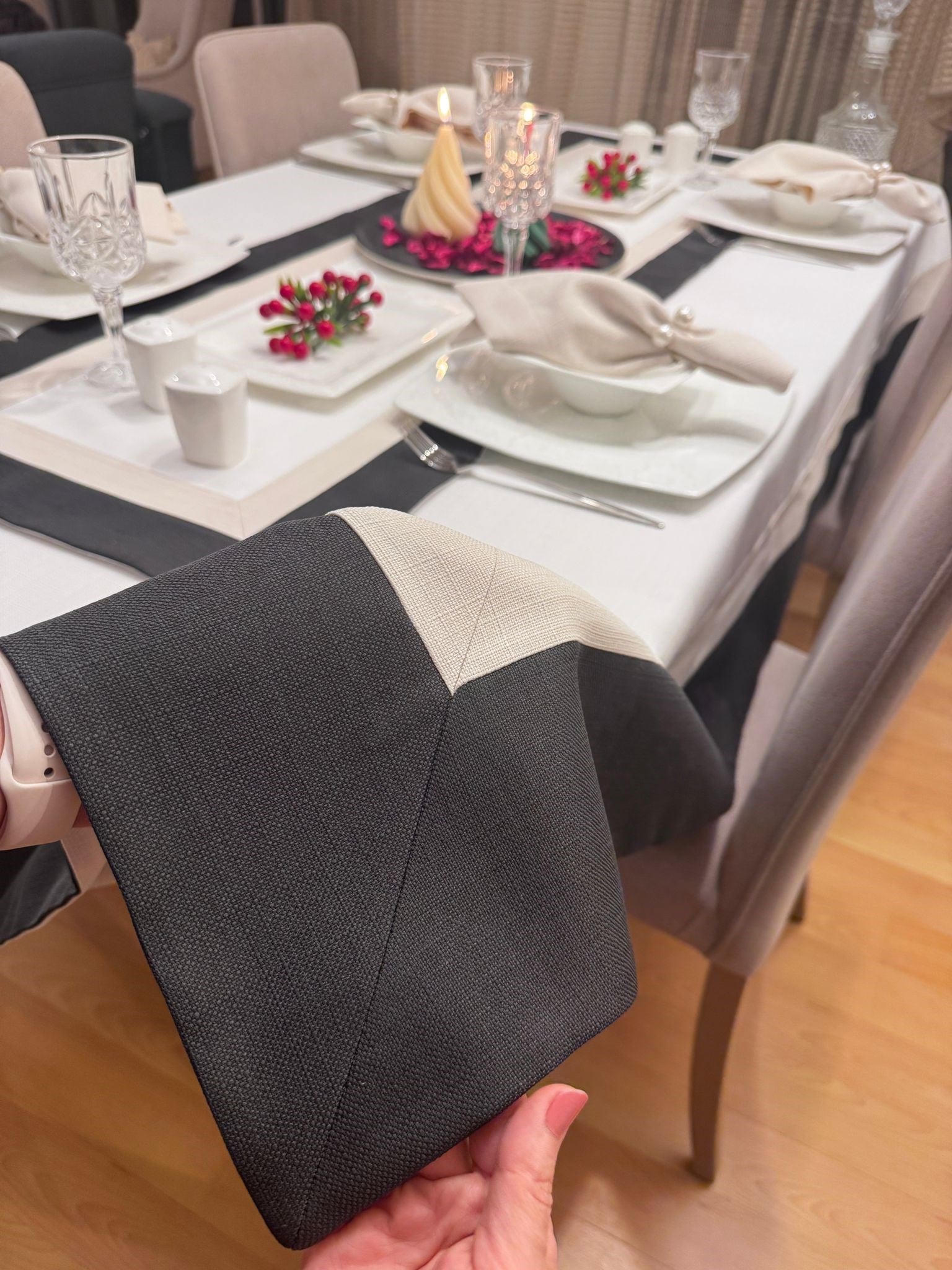 Zeren Home Swan Assos Premium Dertsiz Masa Örtüsü 14 Parça Takım Antrasit