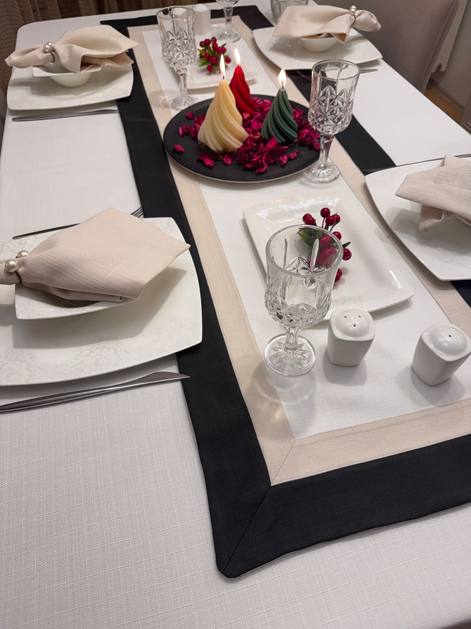 Zeren Home Swan Assos Premium Dertsiz Masa Örtüsü 14 Parça Takım Antrasit