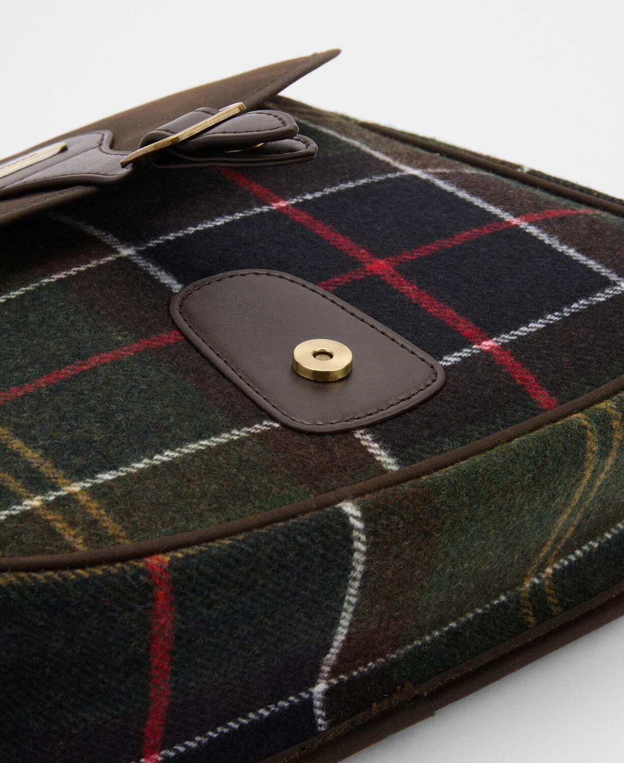 Barbour Cromarty Çapraz Çanta