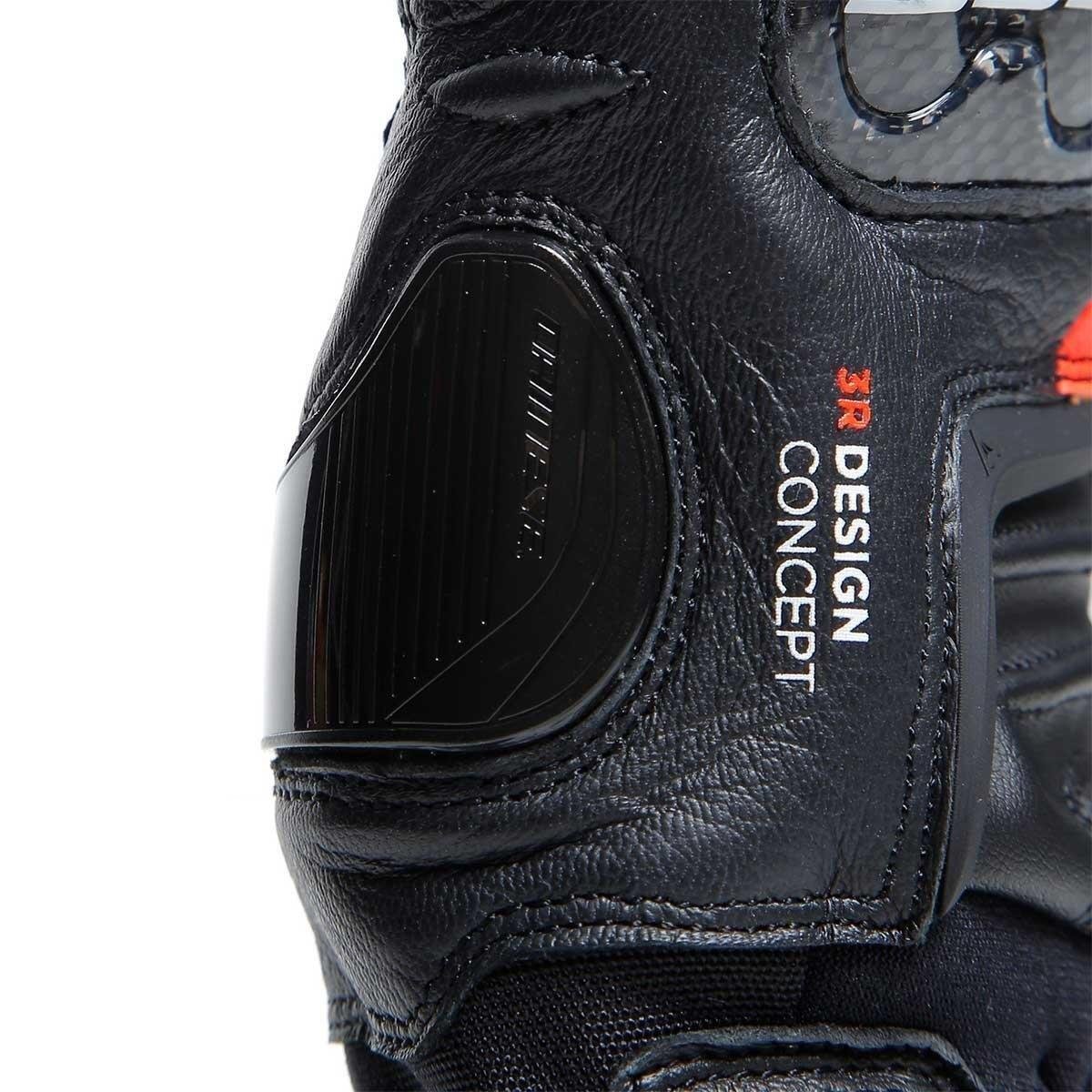 DAINESE CARBON 4 SHORT BLACK FLUO RED ELDIVENDaineseDeri EldivenlerDAINESE CARBON 4 SHORT BLACK FLUO RED ELDIVENDAINESE CARBON 4 SHORT BLACK FLUO RED ELDIVEN