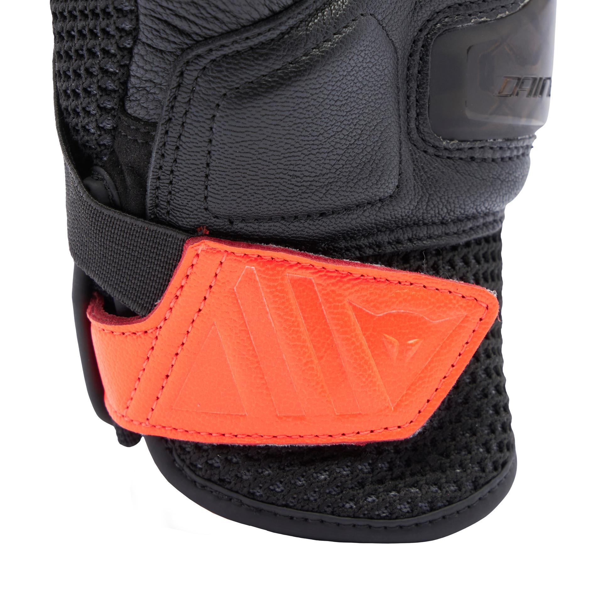 DAINESE ELD/X-RIDE 2 TEK CLOVES BLACK RED FLUODaineseYazlık EldivenlerDainese X-Ride 2 Tekstil Eldiven Black Red Fluo | Sportif Koruma ve Tutuş | Hemen Satın AlDainese X-Ride 2 Tekstil Eldiven Black Red Fluo | Sportif Koruma ve Tutuş | Hemen Satın Al