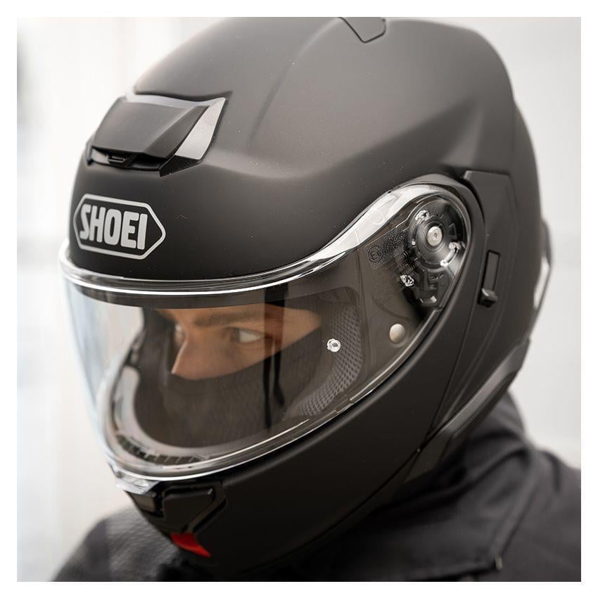 SHOEI NEOTEC 3 MAT BLACK   ÇENE AÇILIR KASKshoeiÇene Açılır KasklarSHOEI NEOTEC 3 MAT BLACK Çene Açılır Motosiklet Kaskı – ECE 22.06 Sertifikalı, Pinlock ve Bluetooth UyumluSHOEI NEOTEC 3 MAT BLACK Çene Açılır Motosiklet Kaskı – ECE 22.06 Sertifikalı, Pinlock ve Bluetooth Uyumlu