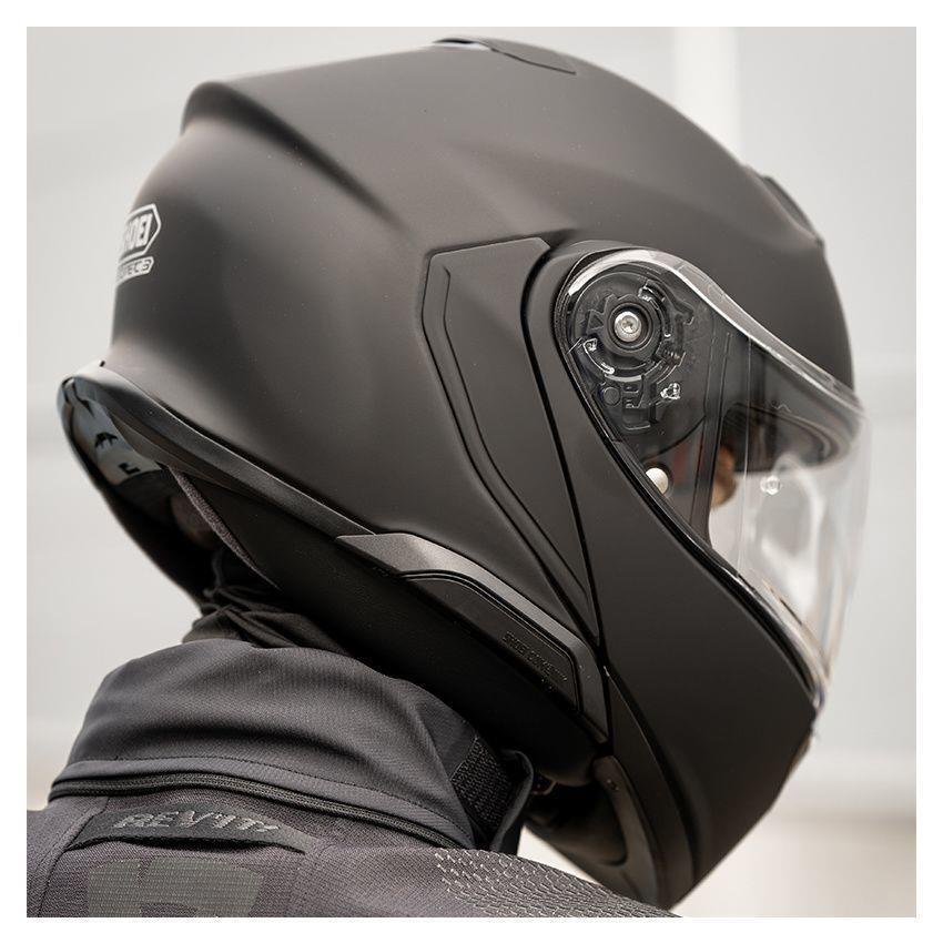 SHOEI NEOTEC 3 MAT BLACK   ÇENE AÇILIR KASKshoeiÇene Açılır KasklarSHOEI NEOTEC 3 MAT BLACK Çene Açılır Motosiklet Kaskı – ECE 22.06 Sertifikalı, Pinlock ve Bluetooth UyumluSHOEI NEOTEC 3 MAT BLACK Çene Açılır Motosiklet Kaskı – ECE 22.06 Sertifikalı, Pinlock ve Bluetooth Uyumlu