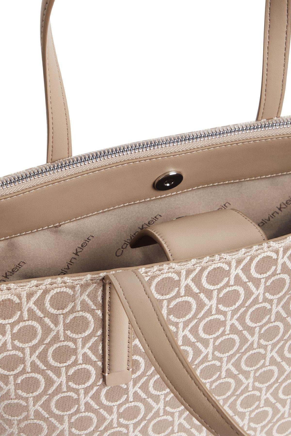 CK MUST MEDIUM TOTE_JCQ