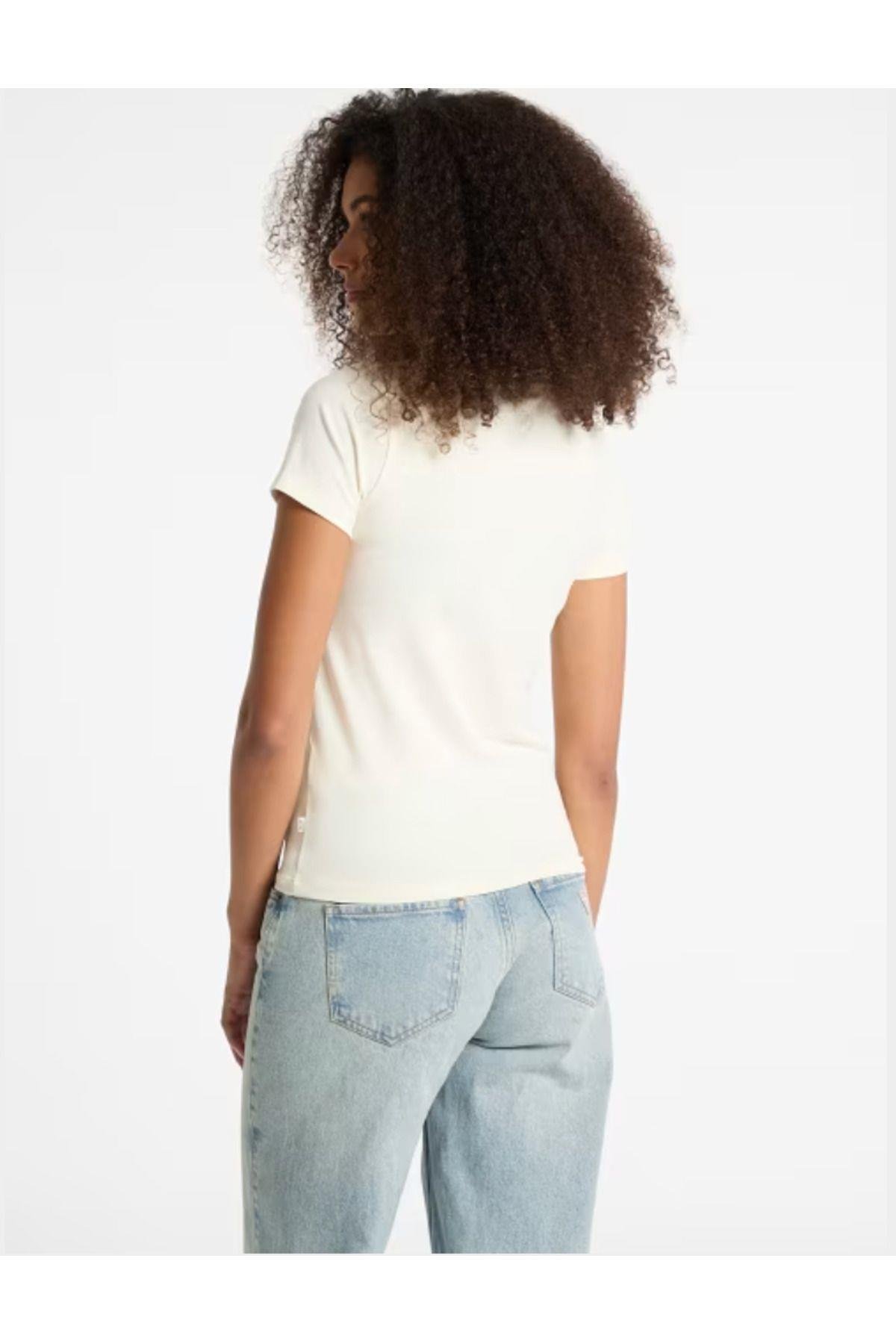 Jeans Kadın Marka Logolu T-ShirtGJ SS CN SLIM PRINT & EMB TEE W4BI57