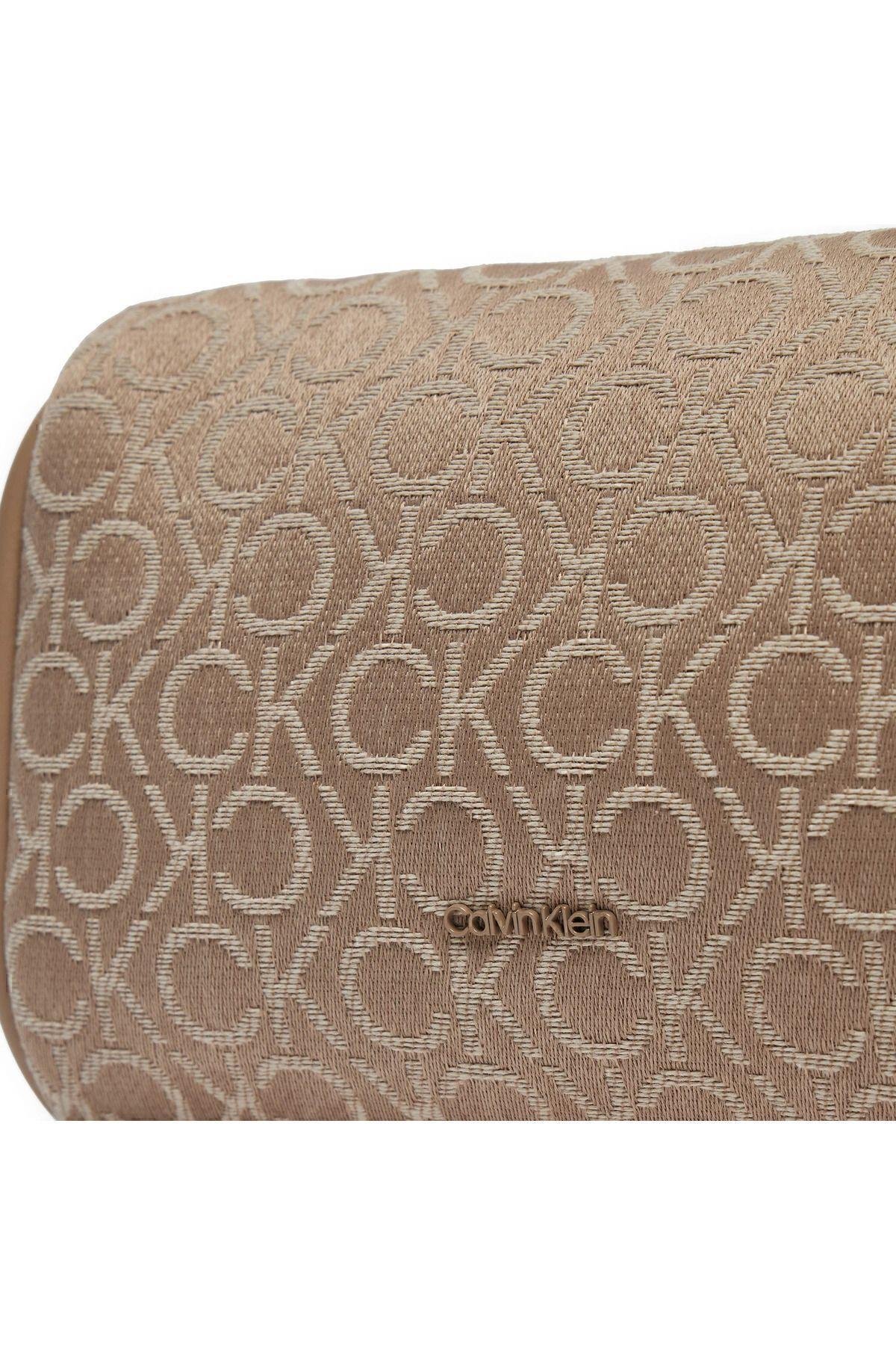 Kadın Marka Logolı Omuz Askılı Bölmeli Günlük Kullanım Kahverengi Omuz Çantası K60K612335-0HE