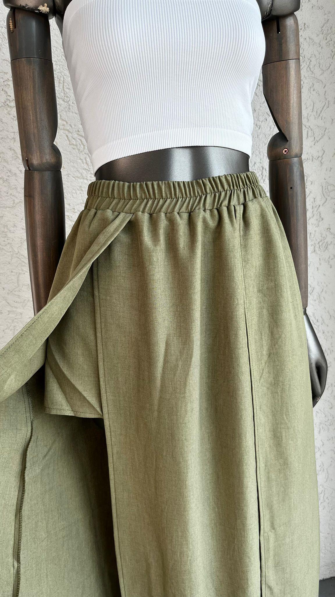 EtekYırtmaçlı Şortlu Uzun Etek