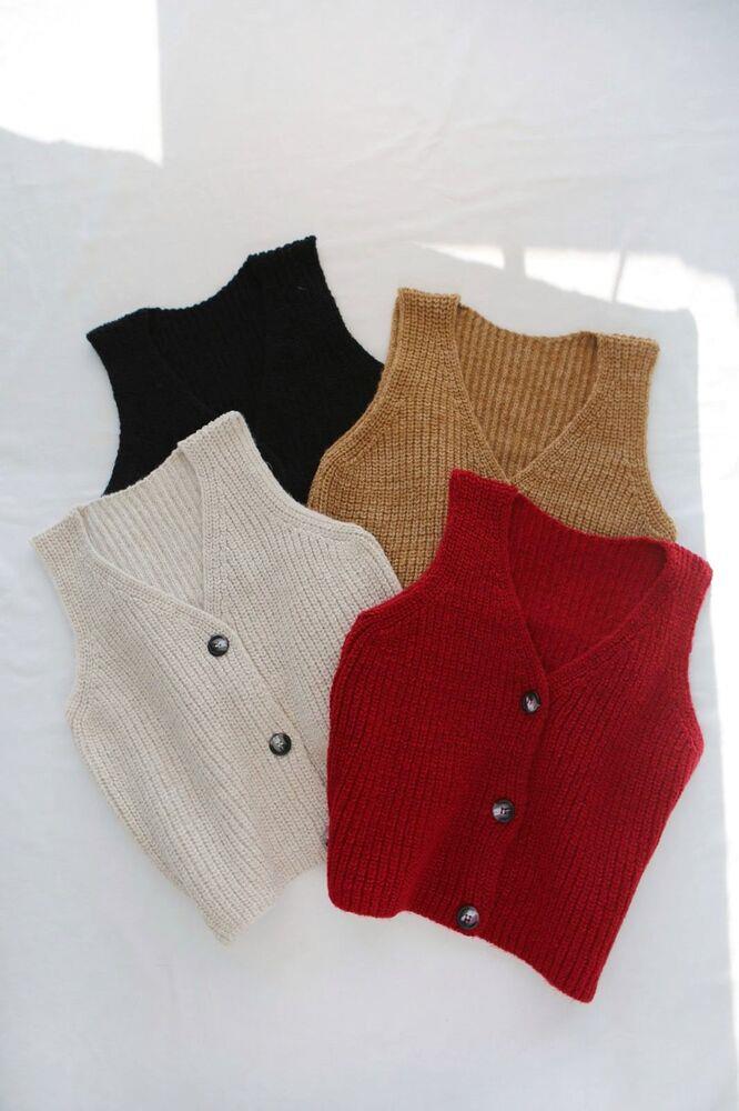 Düğmeli Triko Yelek