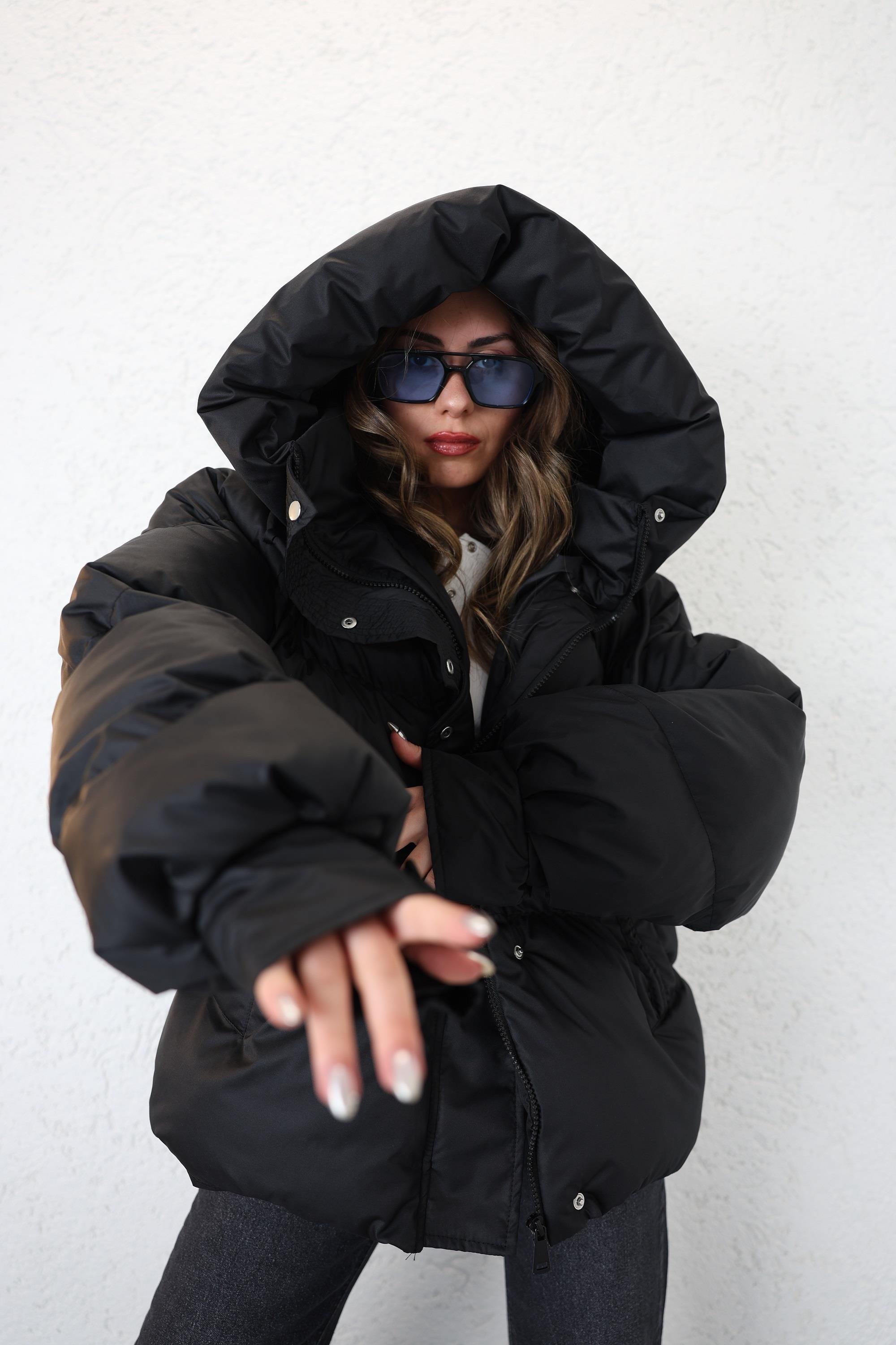 MontCırt Detay Astronot Kapşonlu Mont