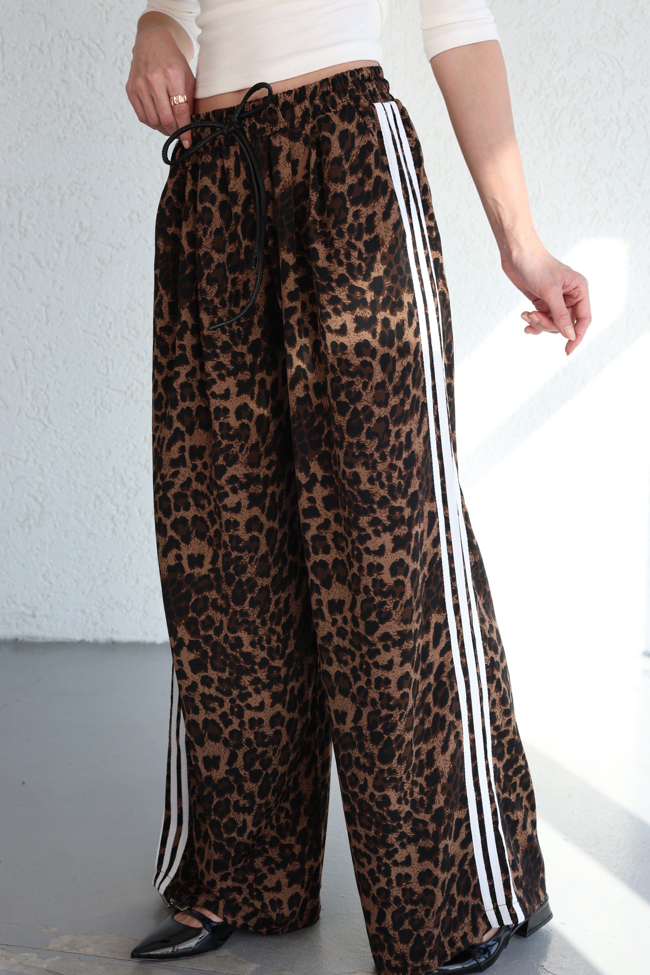 PantolonŞeritli Bol Paça Leopar Pantolon