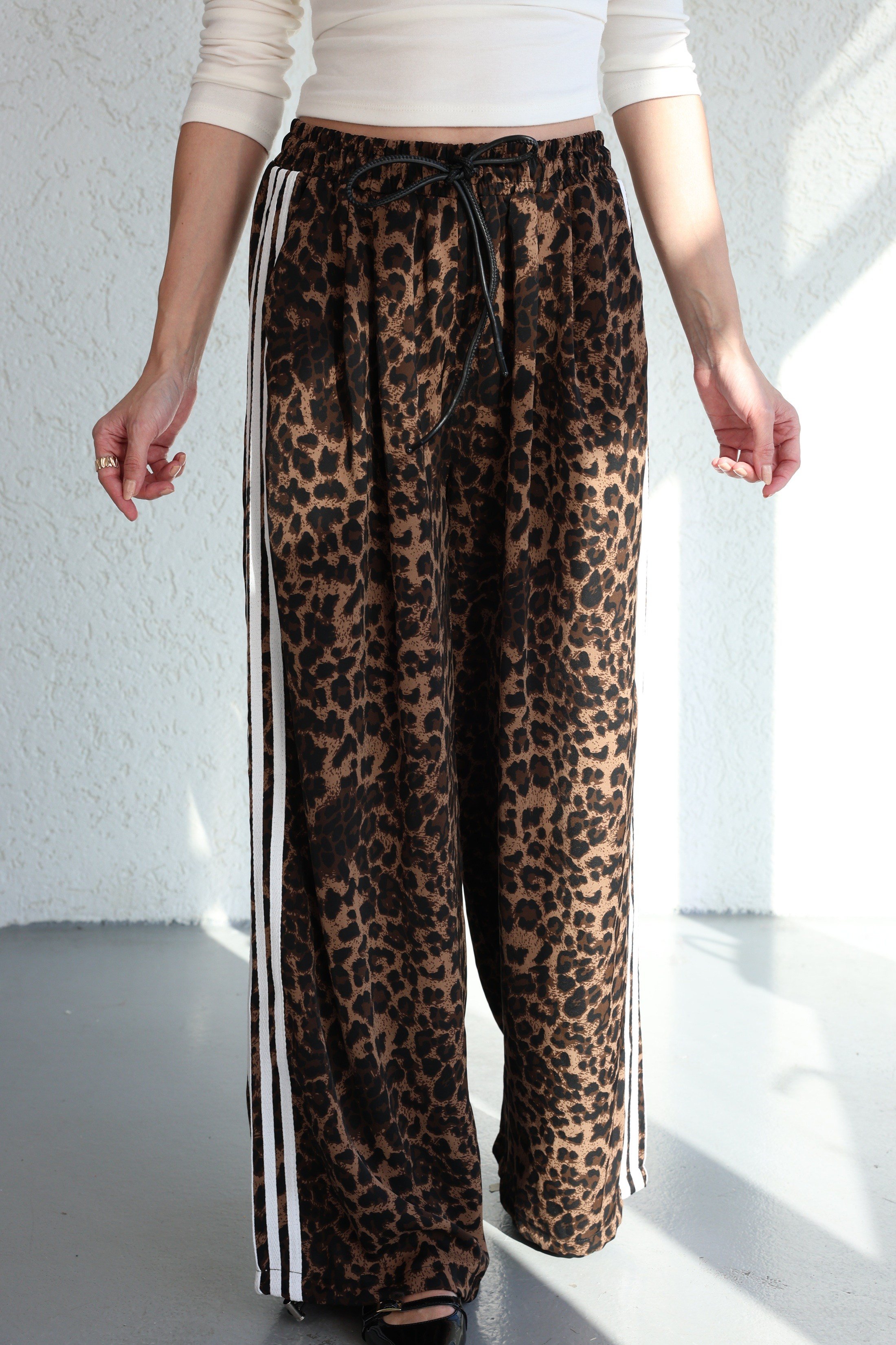 PantolonŞeritli Bol Paça Leopar Pantolon