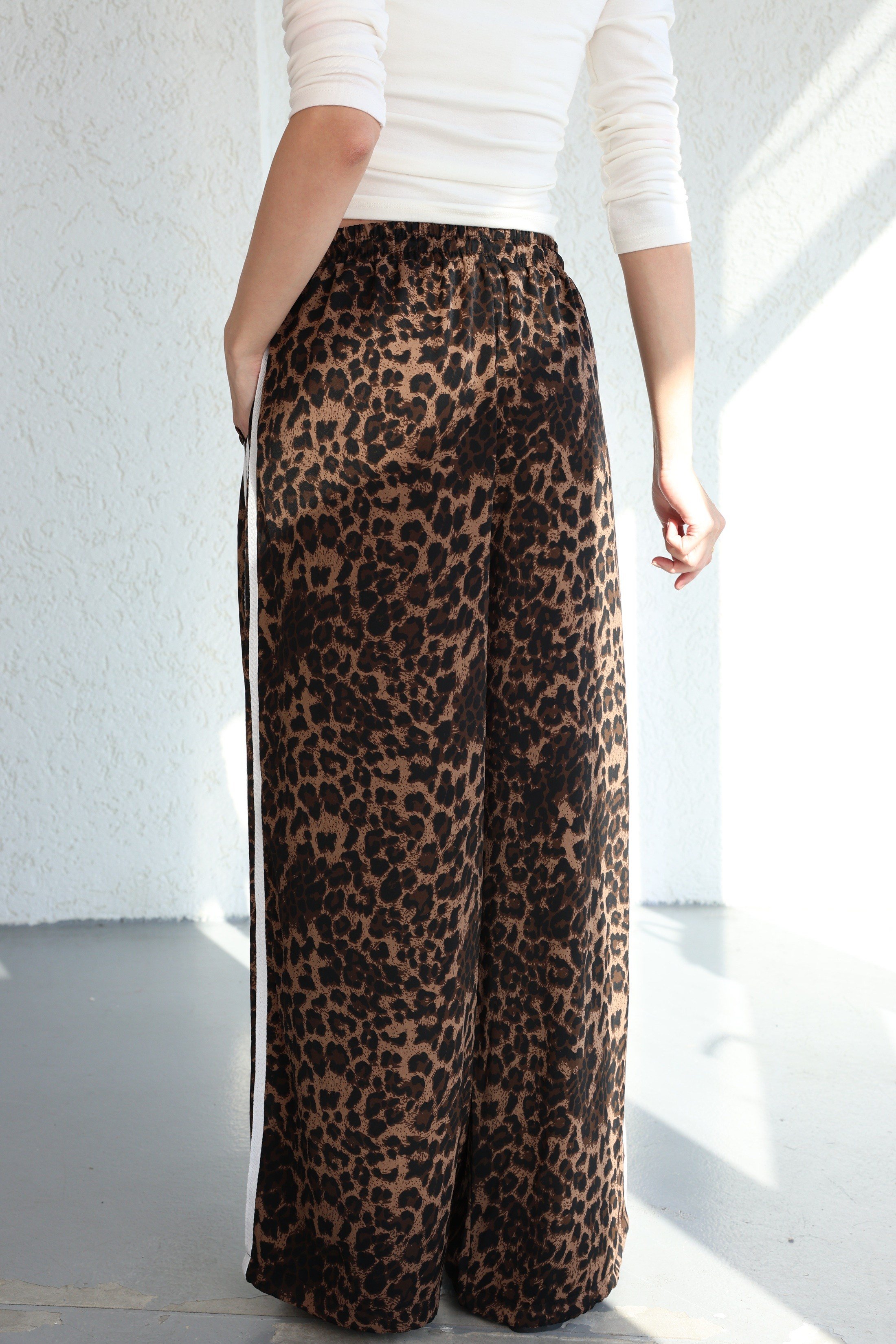 PantolonŞeritli Bol Paça Leopar Pantolon