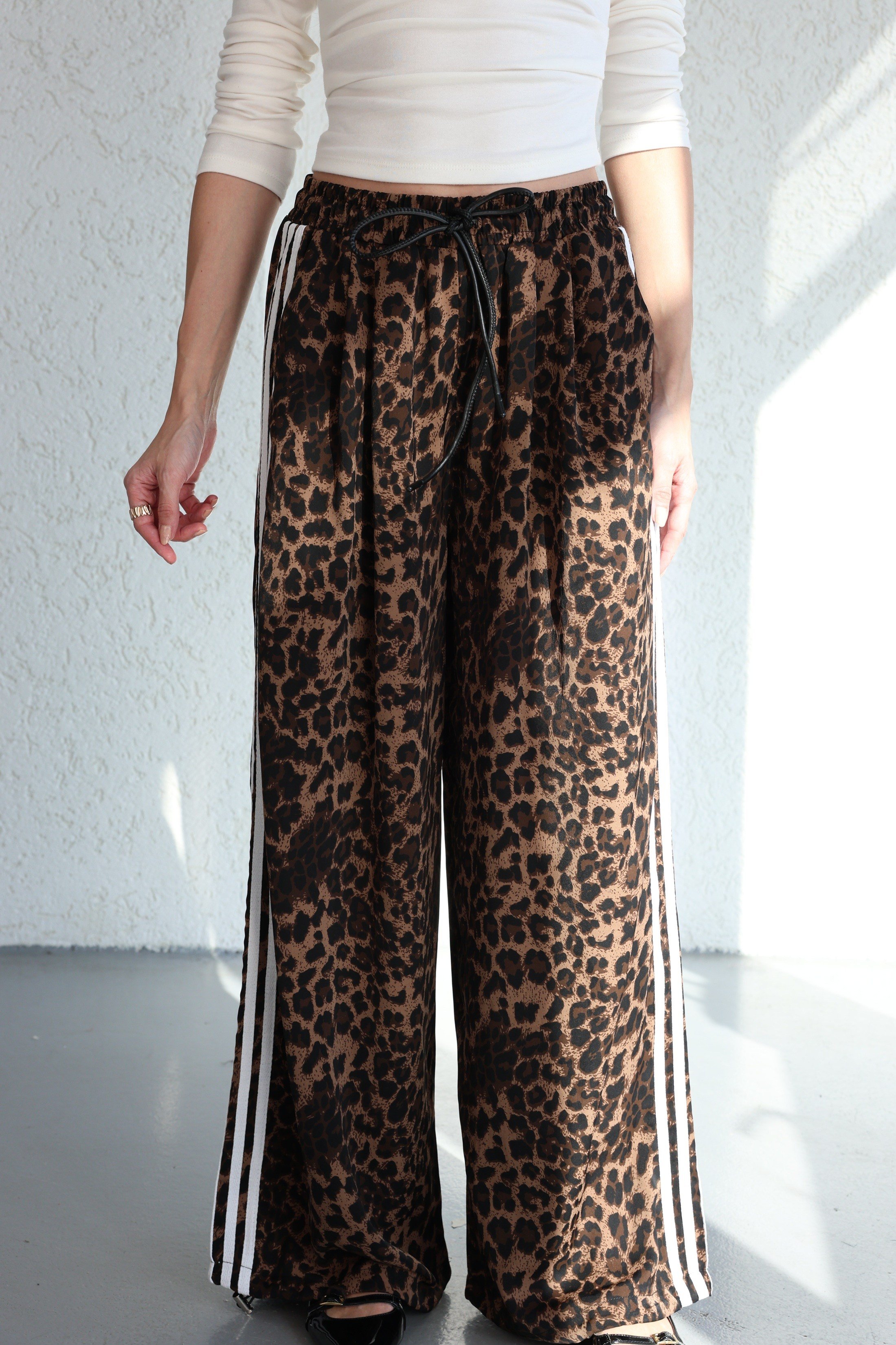 PantolonŞeritli Bol Paça Leopar Pantolon
