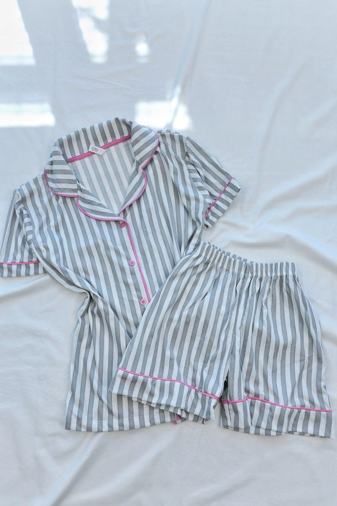 Pijama TakımYakalı Düğmeli Şortlu Pijama Takım