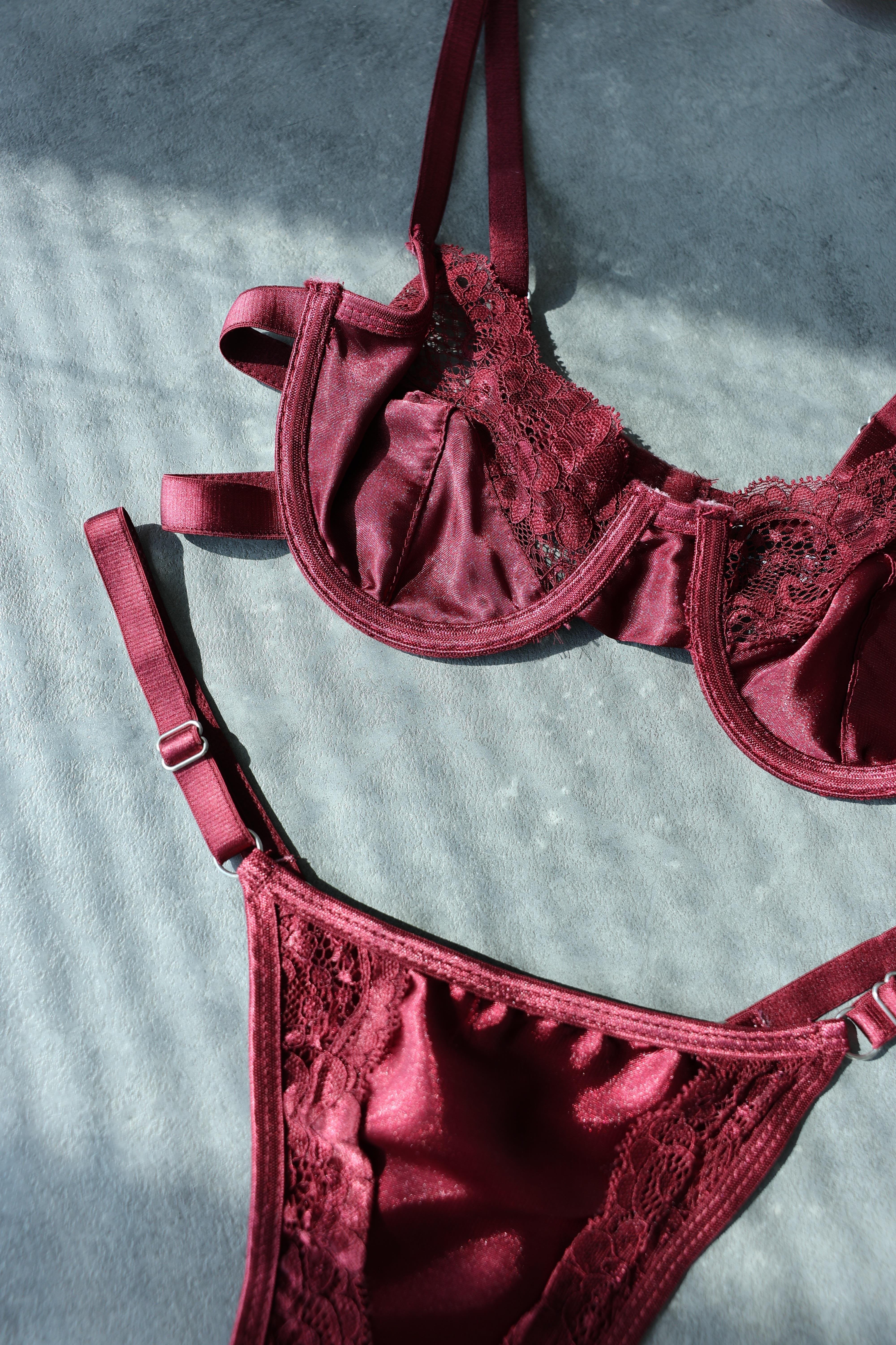 Sütyen TakımSaten Balenli Dantelli Takım