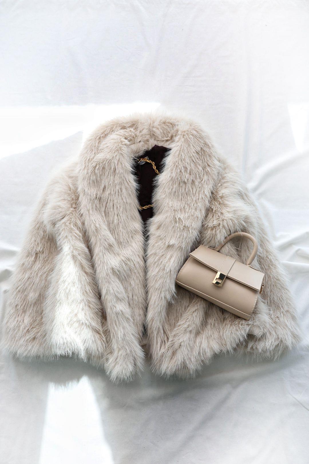 MontŞal Yaka Astarlı Kürk