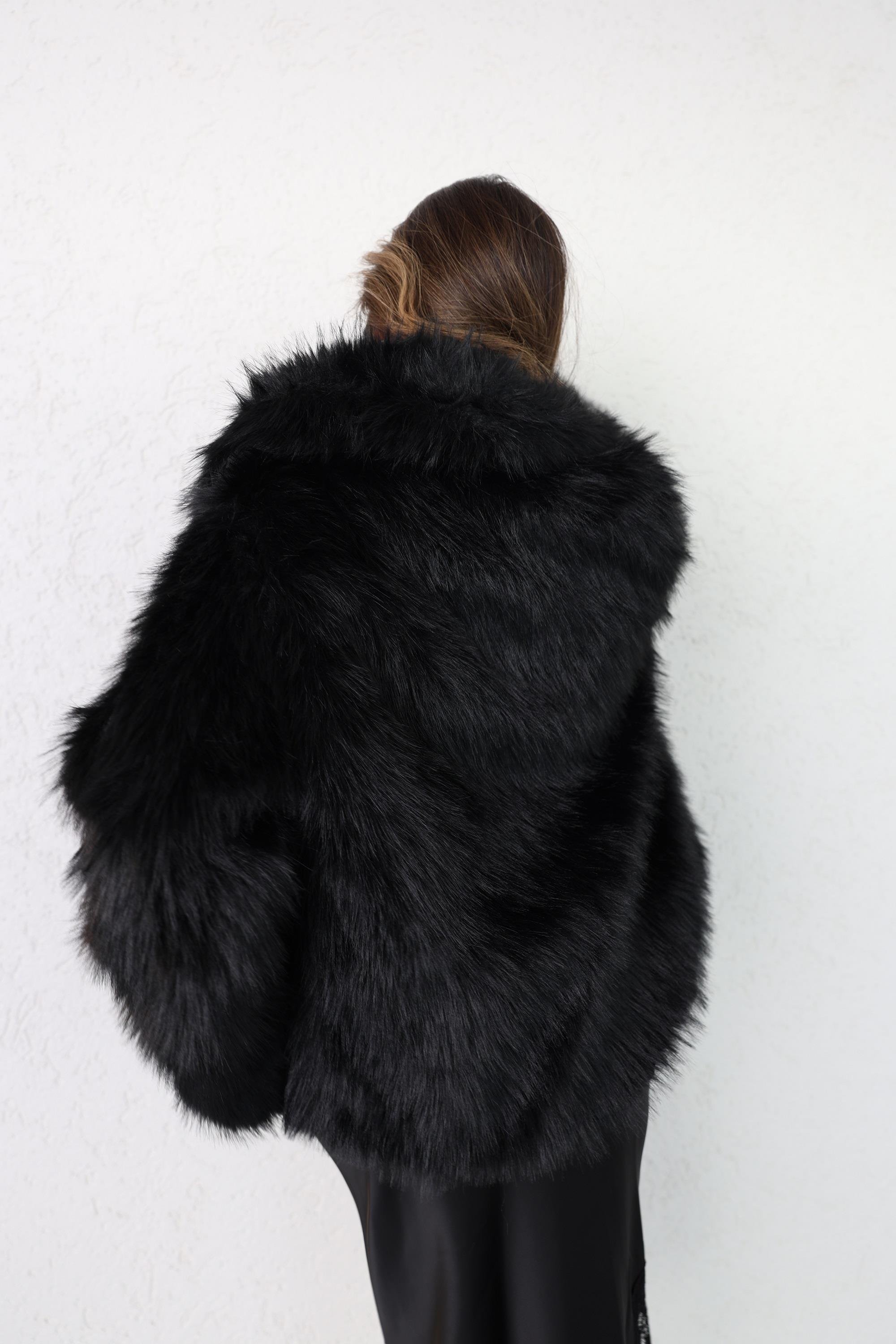 MontŞal Yaka Astarlı Kürk