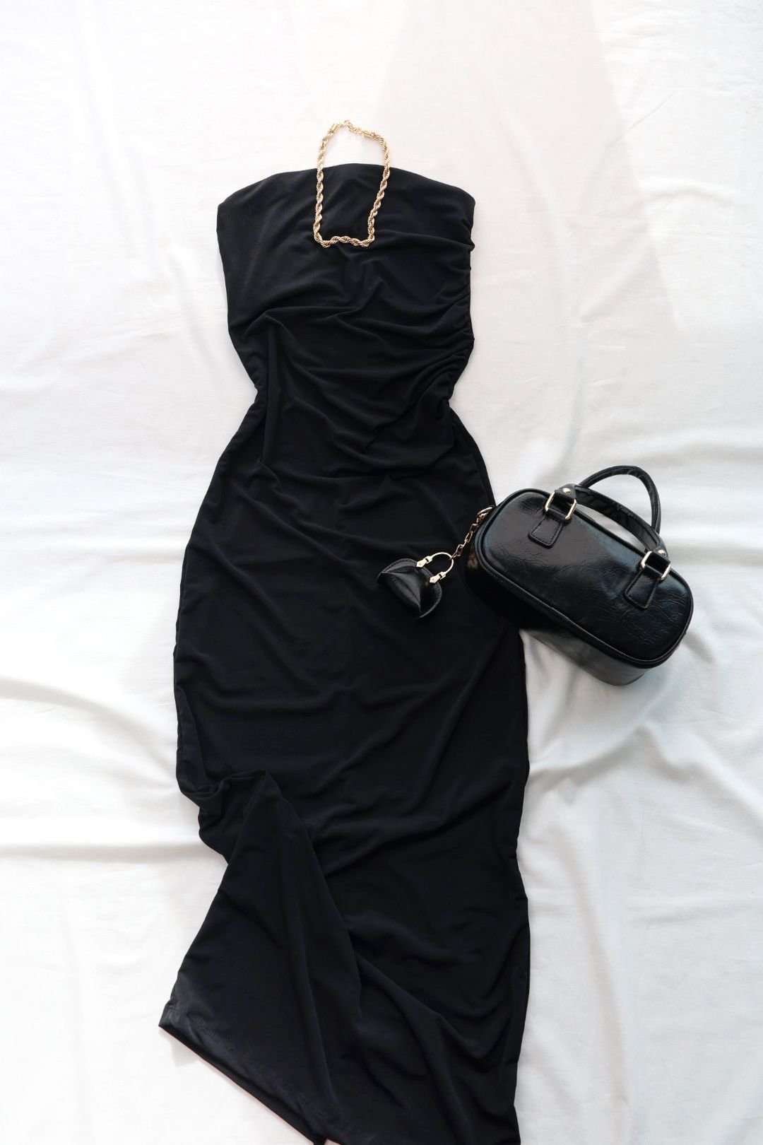 ElbiseStraplez Arakası Yırtmaçlı Elbise