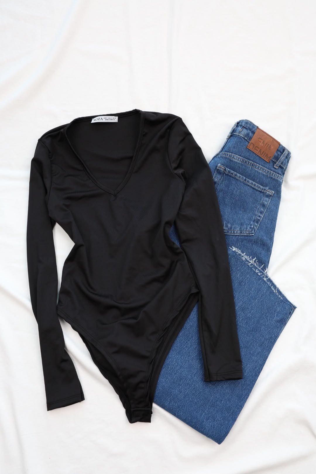 BodysuitV Yaka Uzun Kol Bodysuit