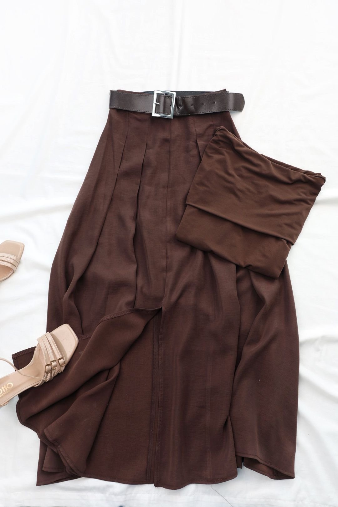 EtekKemerli Pileli Önü Yırtmaçlı Etek