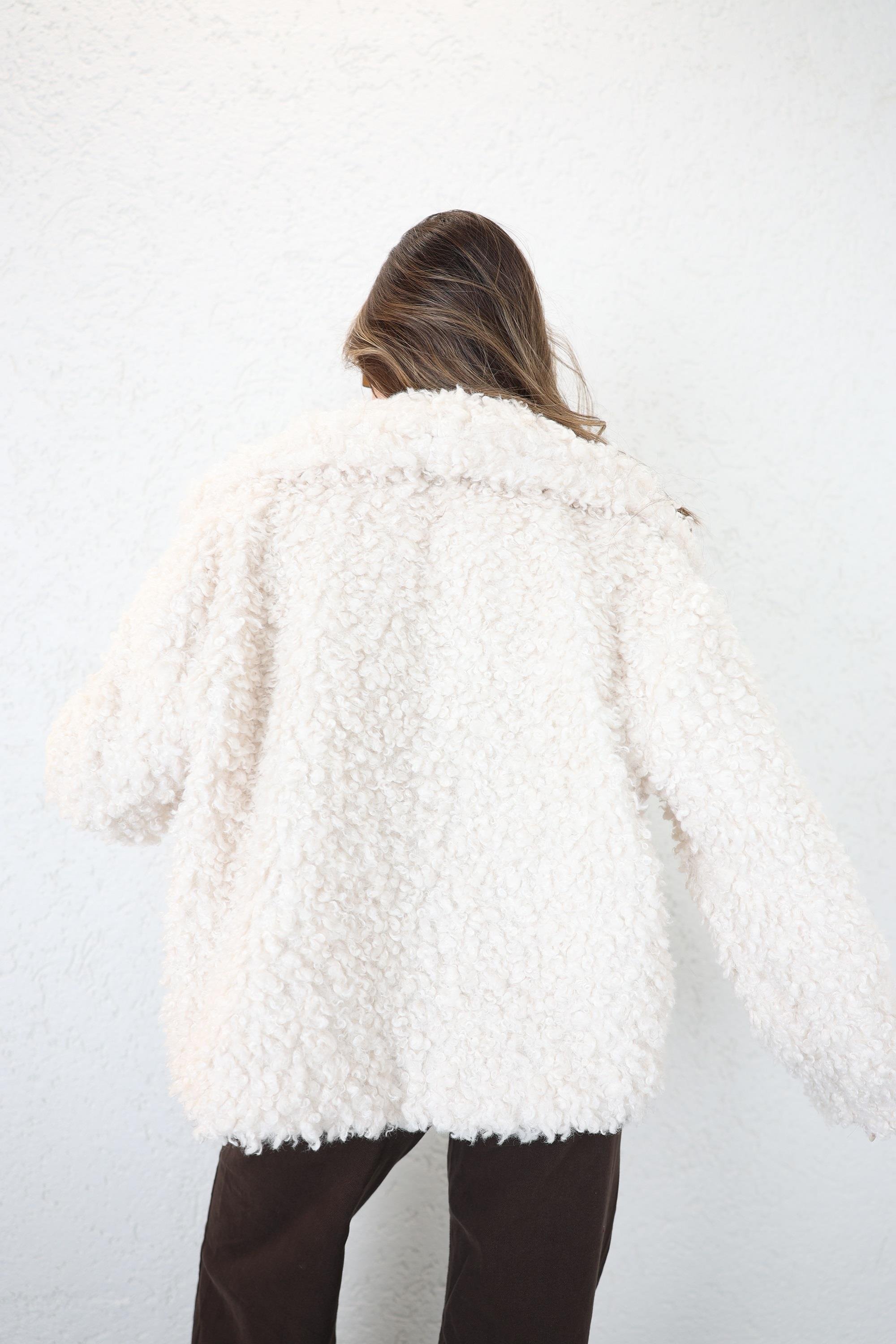 MontYakalı Kuzu Kürk Mont