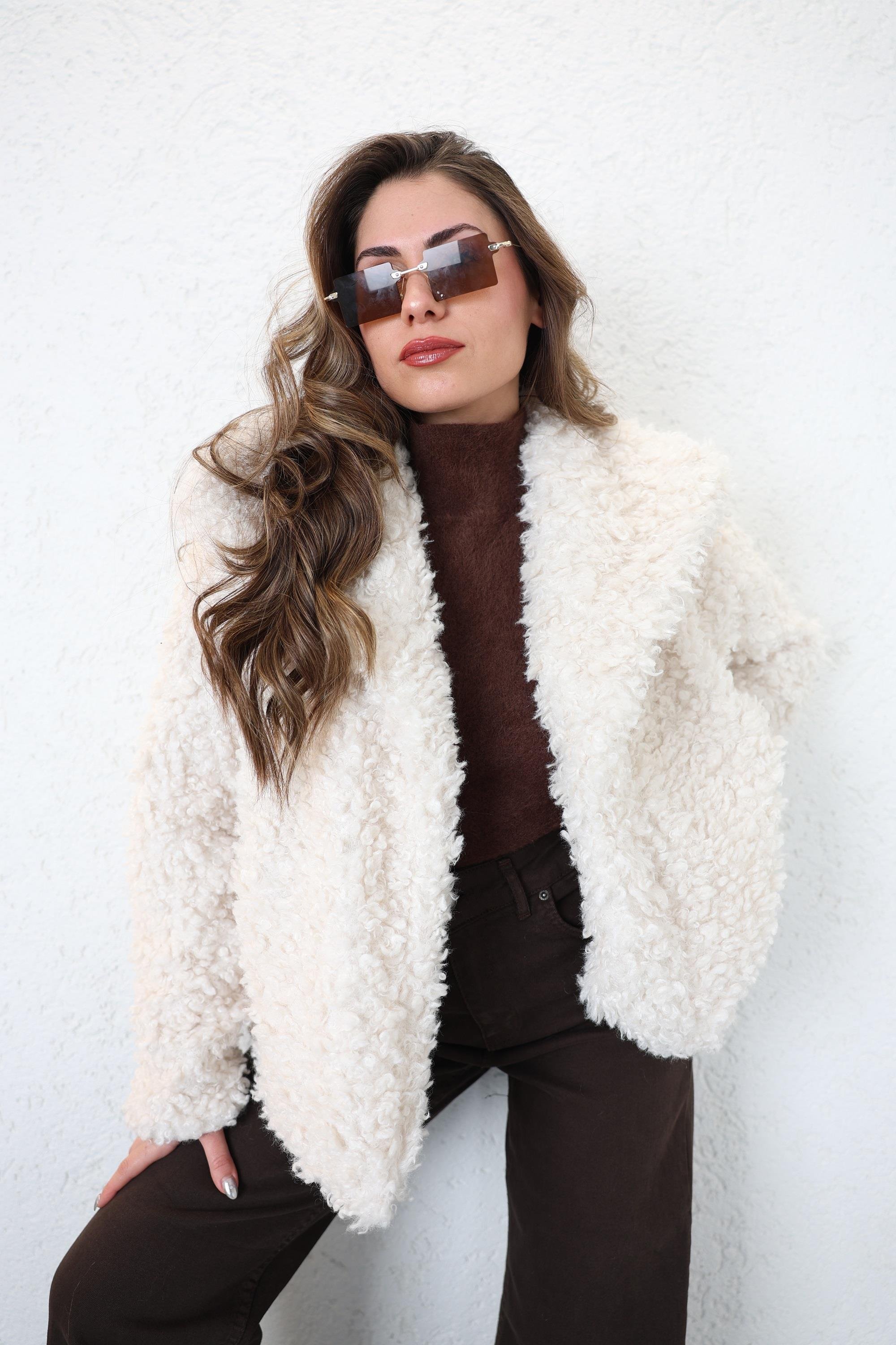 MontYakalı Kuzu Kürk Mont