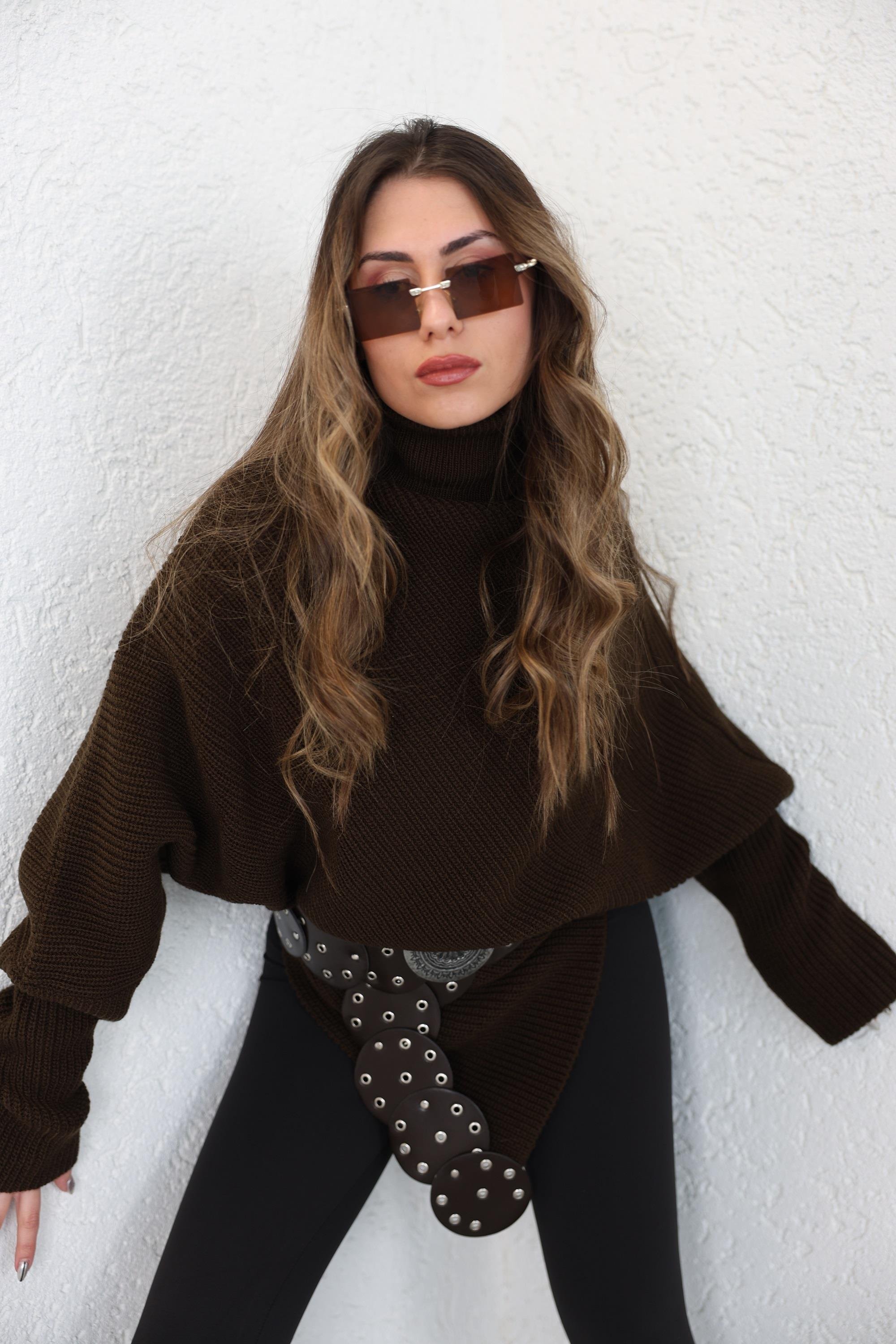 KategorisizBoğazlı Asimetrik Triko Kazak