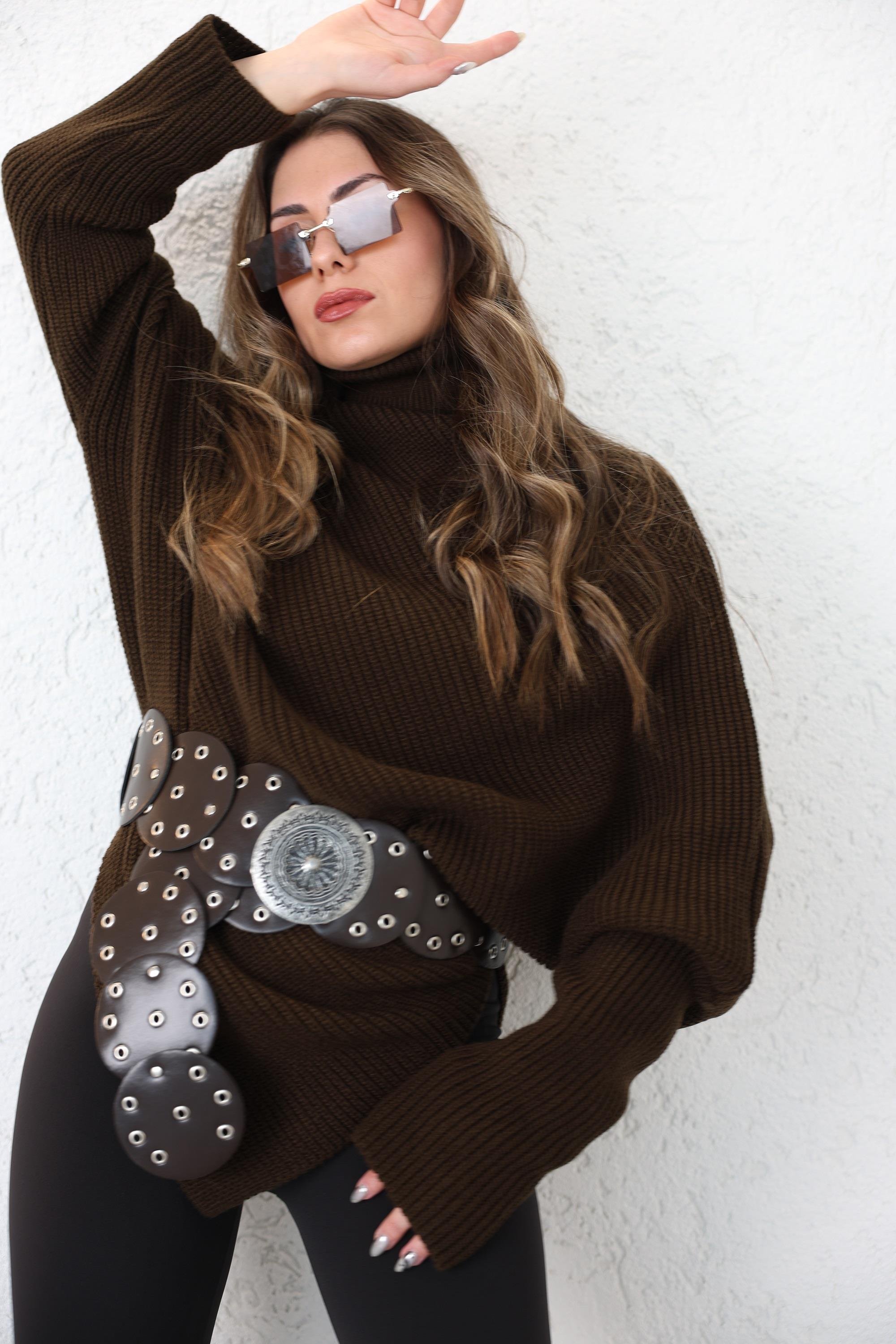 KategorisizBoğazlı Asimetrik Triko Kazak