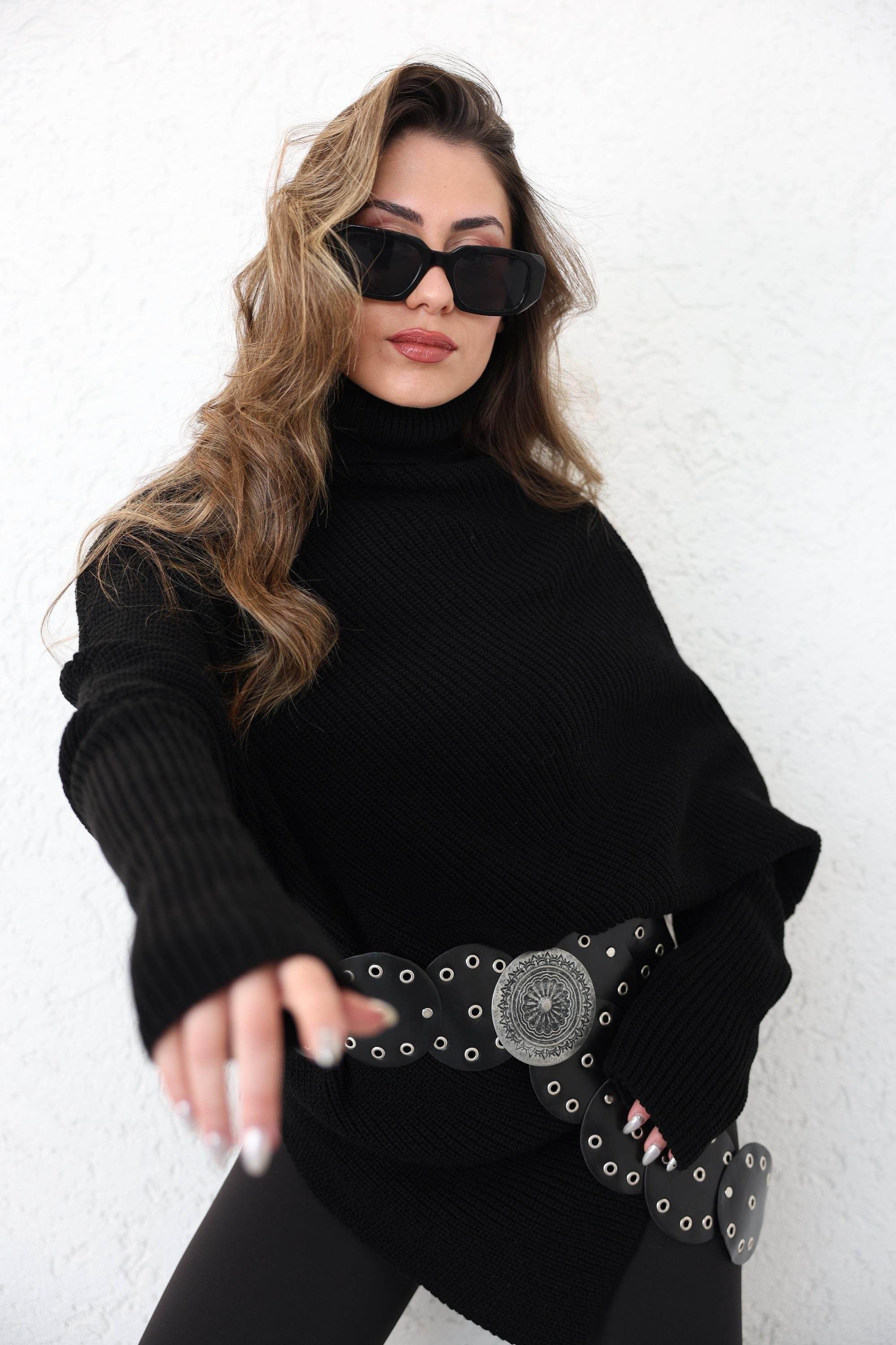 KategorisizBoğazlı Asimetrik Triko Kazak