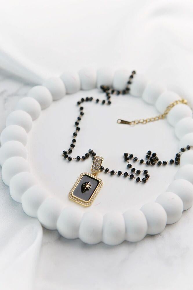 Siyah Mineli Kolye
