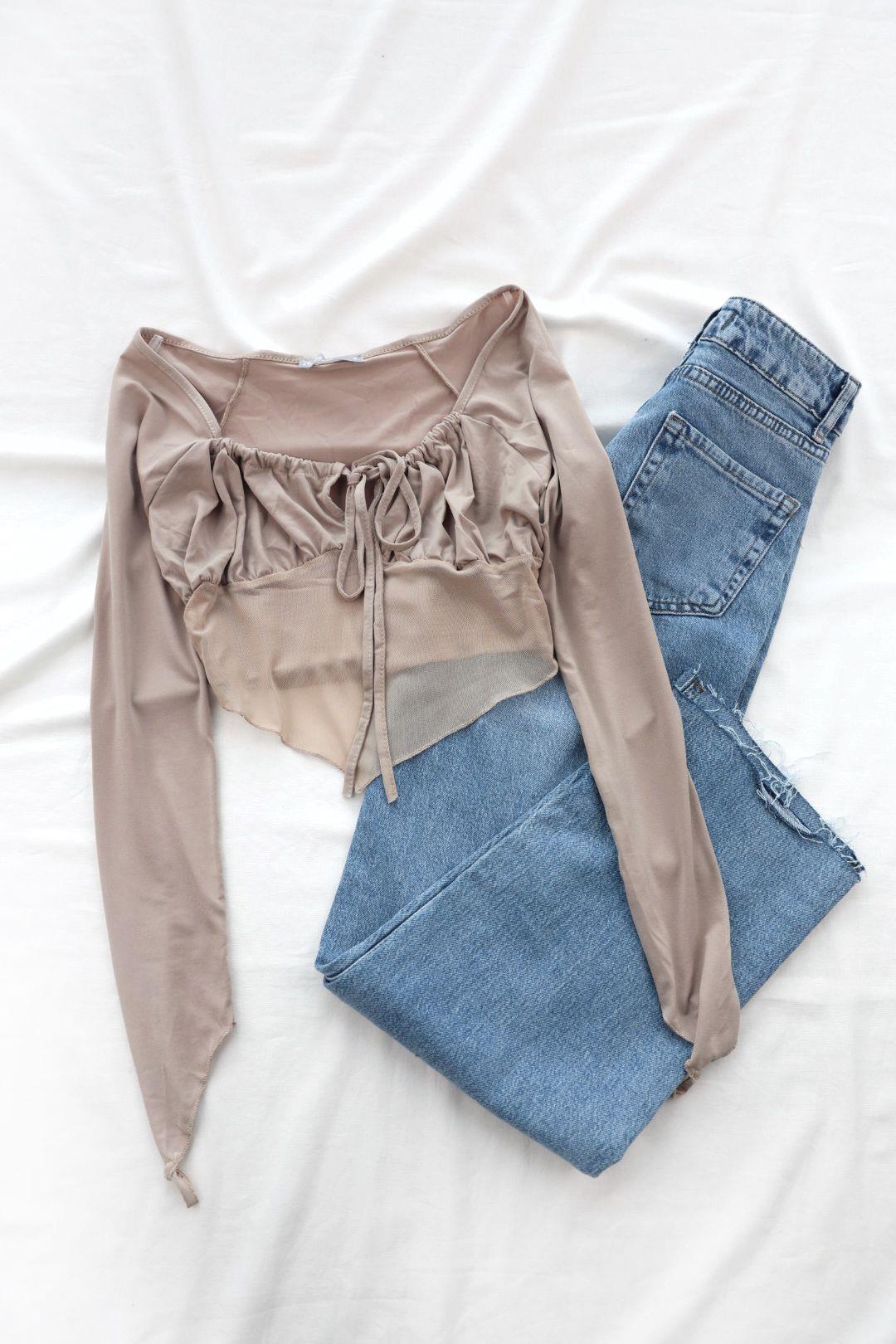 CroptopsYaka Bağlamalı Tül Detaylı Bluz